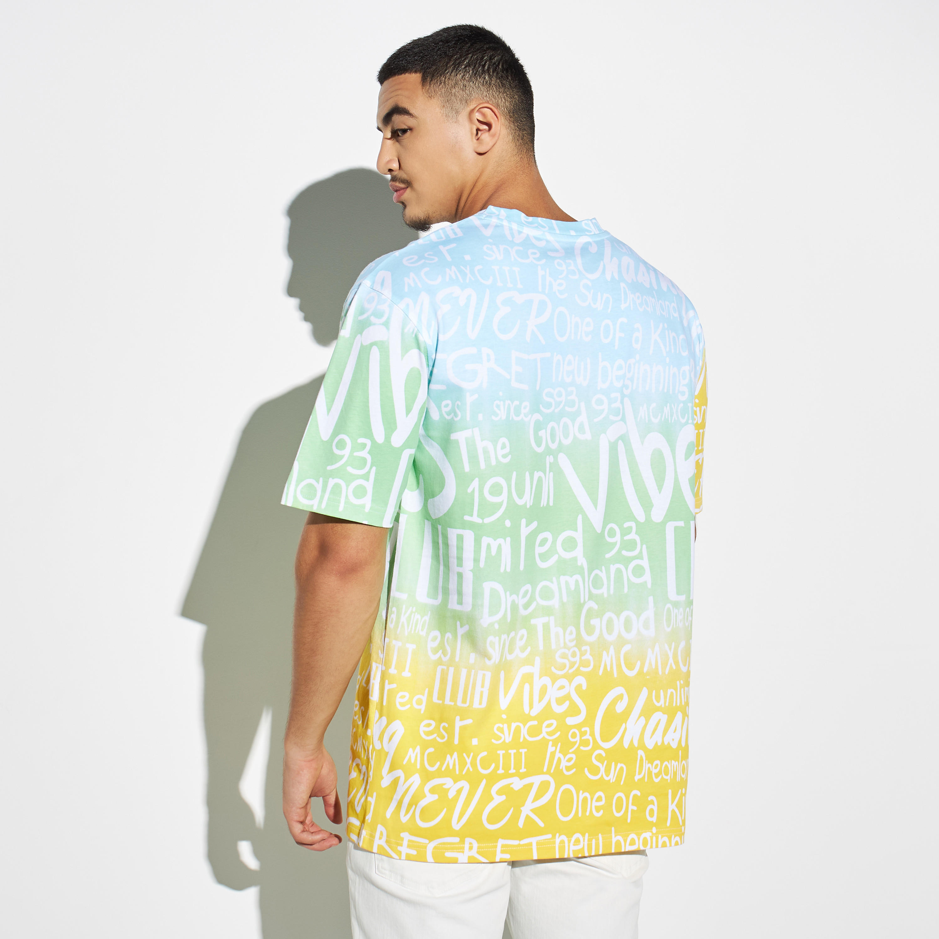تيشيرت أومبري بأكمام قصيرة وياقة ضيقة وطبعات-men-clothing-tshirtsandpolos-tshirts-image-4