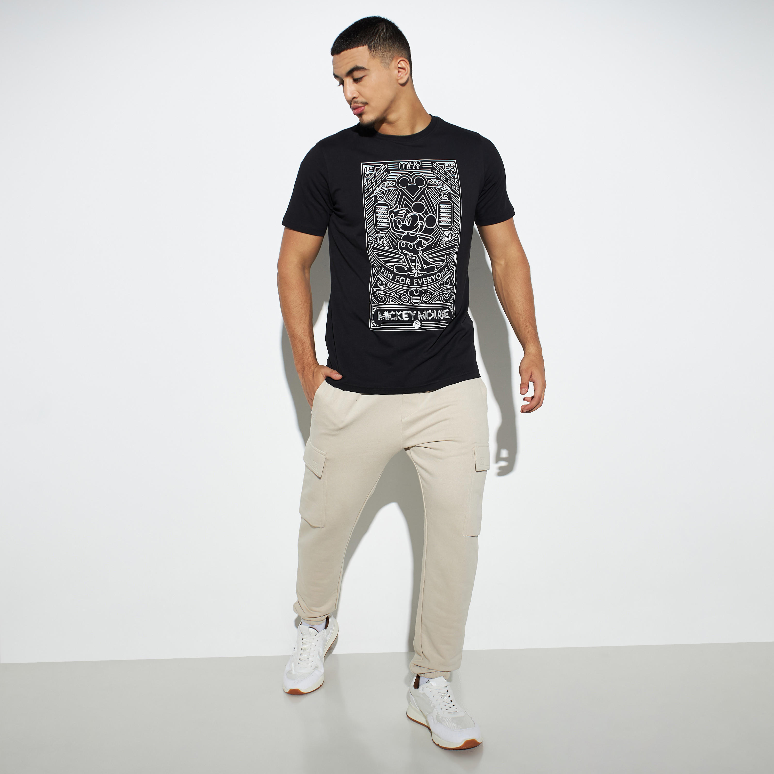 Solid Relaxed Fit Cargo Joggers with Drawstring Closure and Pockets-men-clothing-bottoms-joggers-image-2