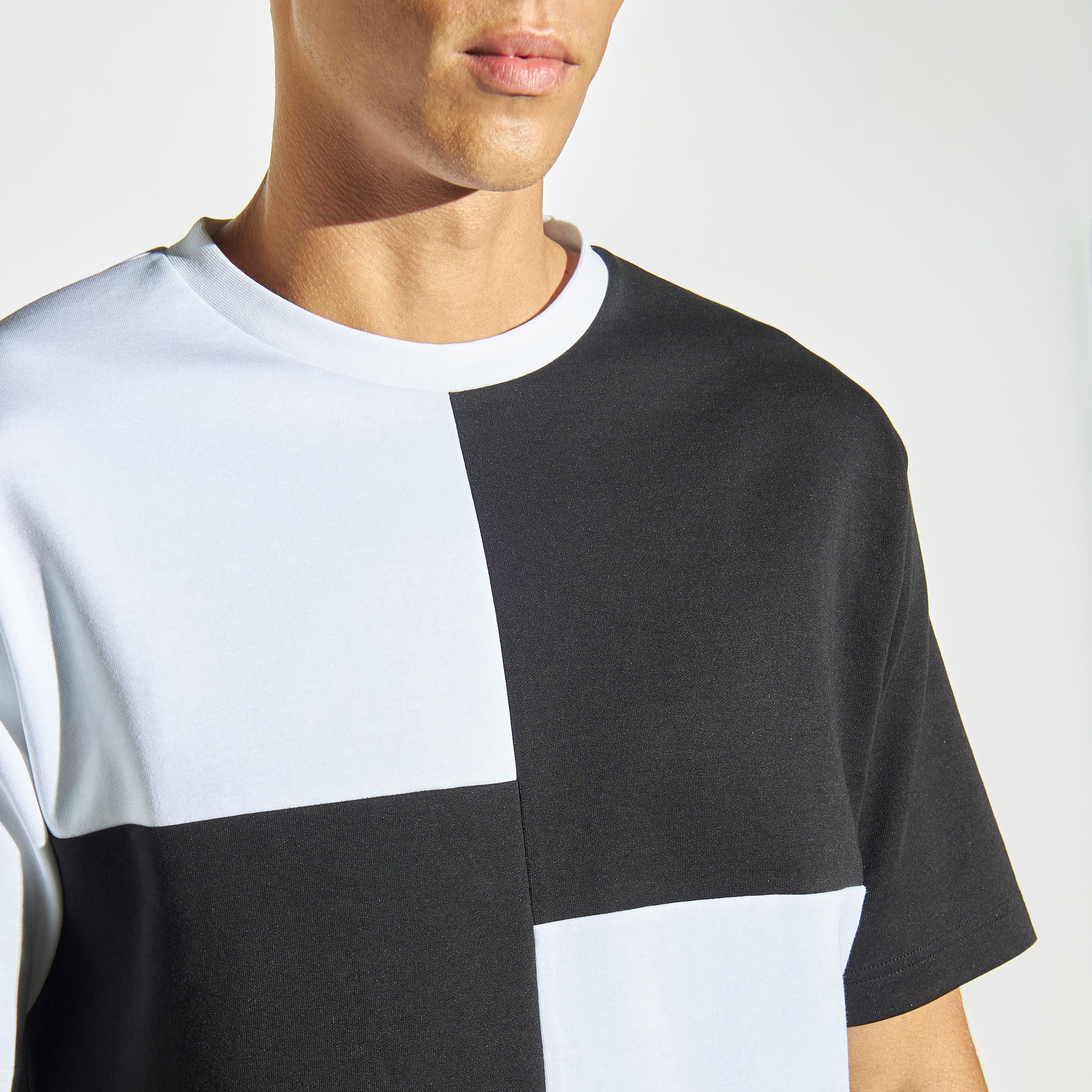 تيشيرت قوالب ملونة بياقة ضيقة وأكمام قصيرة-men-clothing-tshirtsandpolos-tshirts-image-4