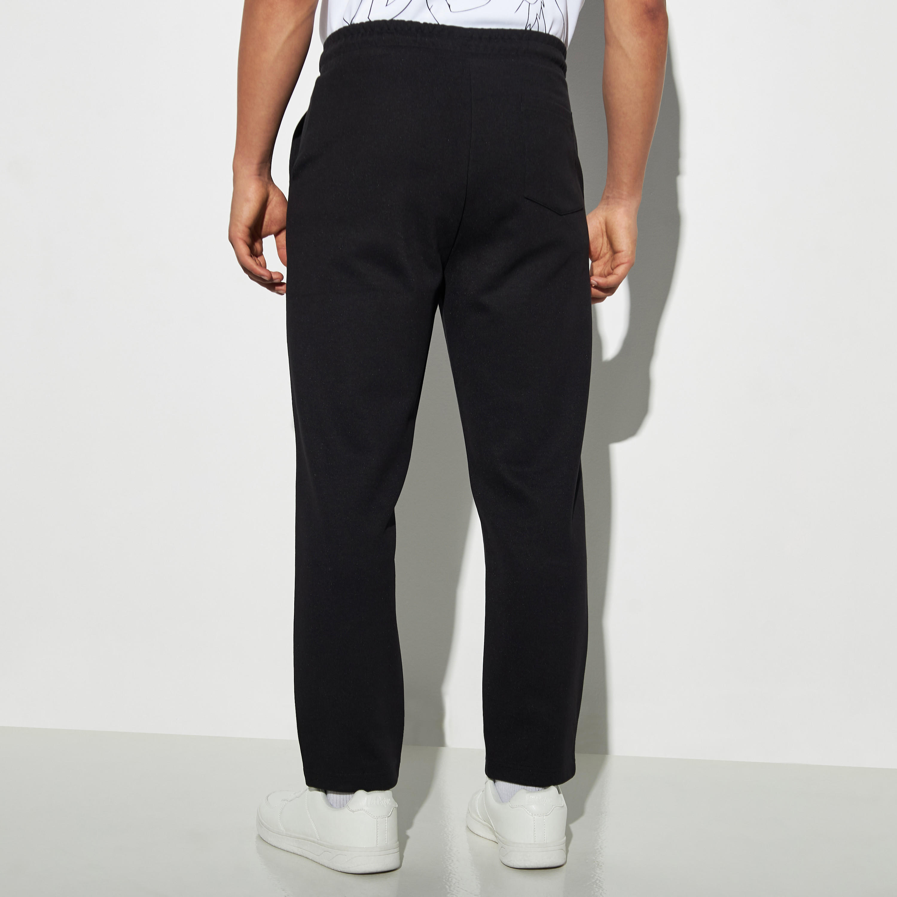بنطلون رياضي سادة بجيوب ورباط إغلاق-men-clothing-bottoms-joggers-image-2