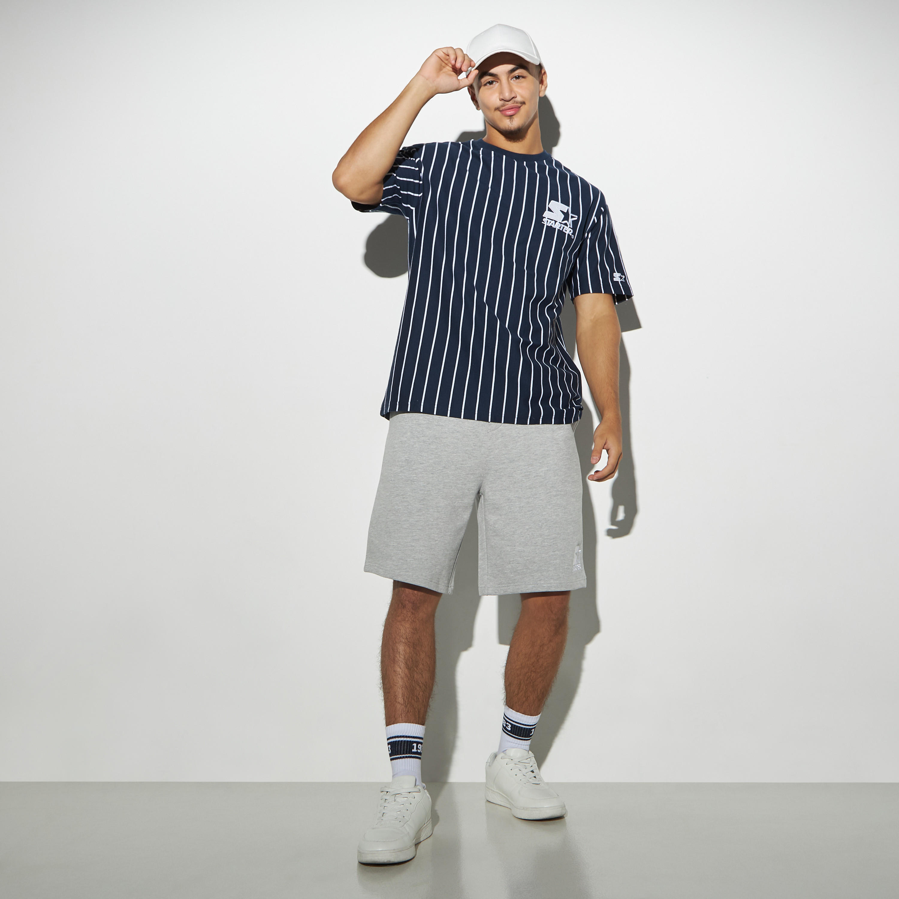 تيشيرت مخطط بأكمام قصيرة وزخارف-men-clothing-tshirtsandpolos-tshirts-image-2