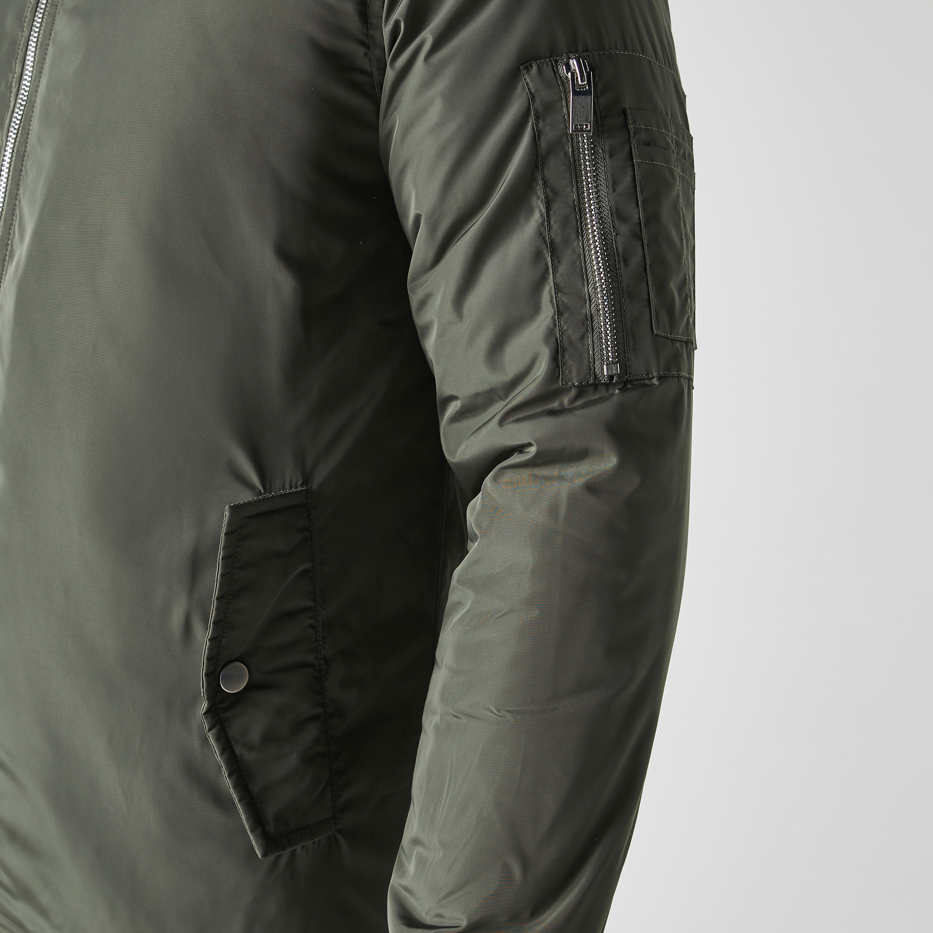 جاكيت بومبر بسحاب إغلاق وجيوب-men-clothing-jacketsandblazers-jackets-image-1