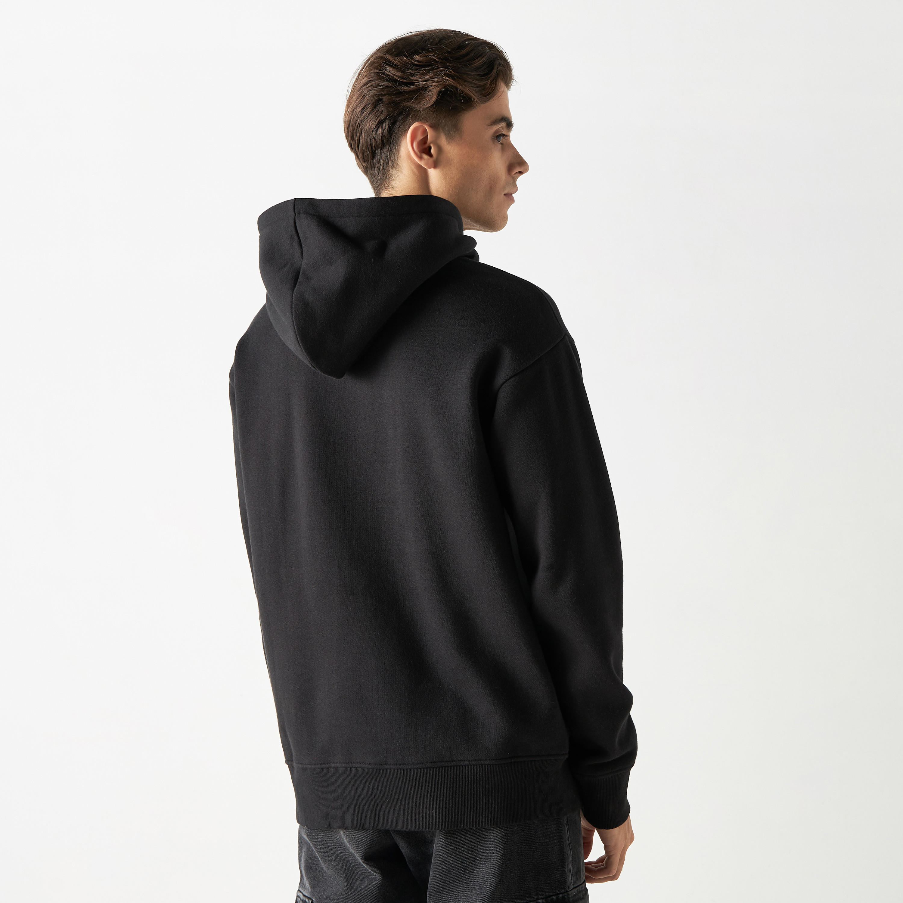 هودي فضفاض بأكمام بأكتاف منسدلة وجيب كنغر-men-winterwear-hoodiesandsweatshirts-image-3