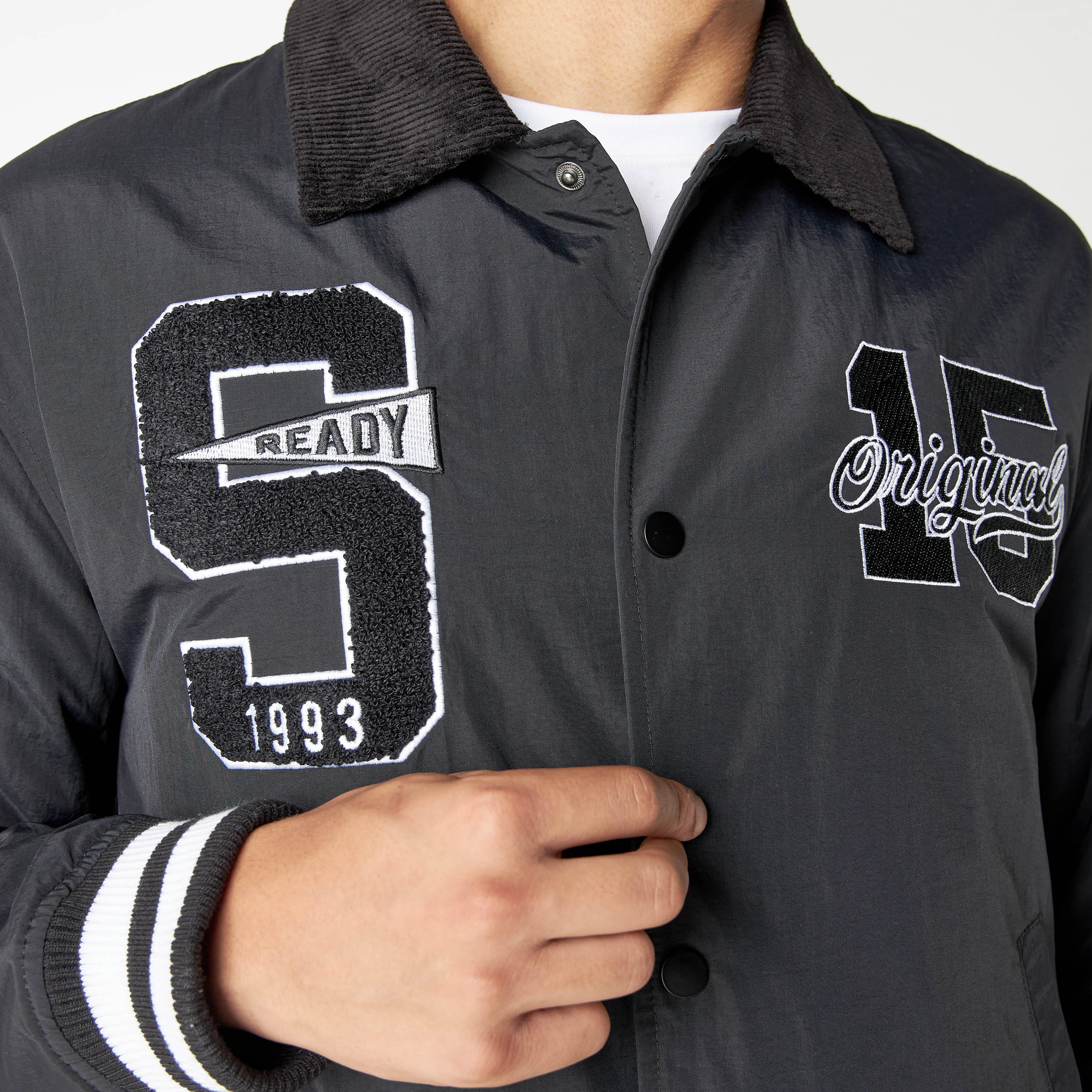 جاكيت فارستي مطرّز بأكمام طويلة-men-clothing-jacketsandblazers-jackets-image-1