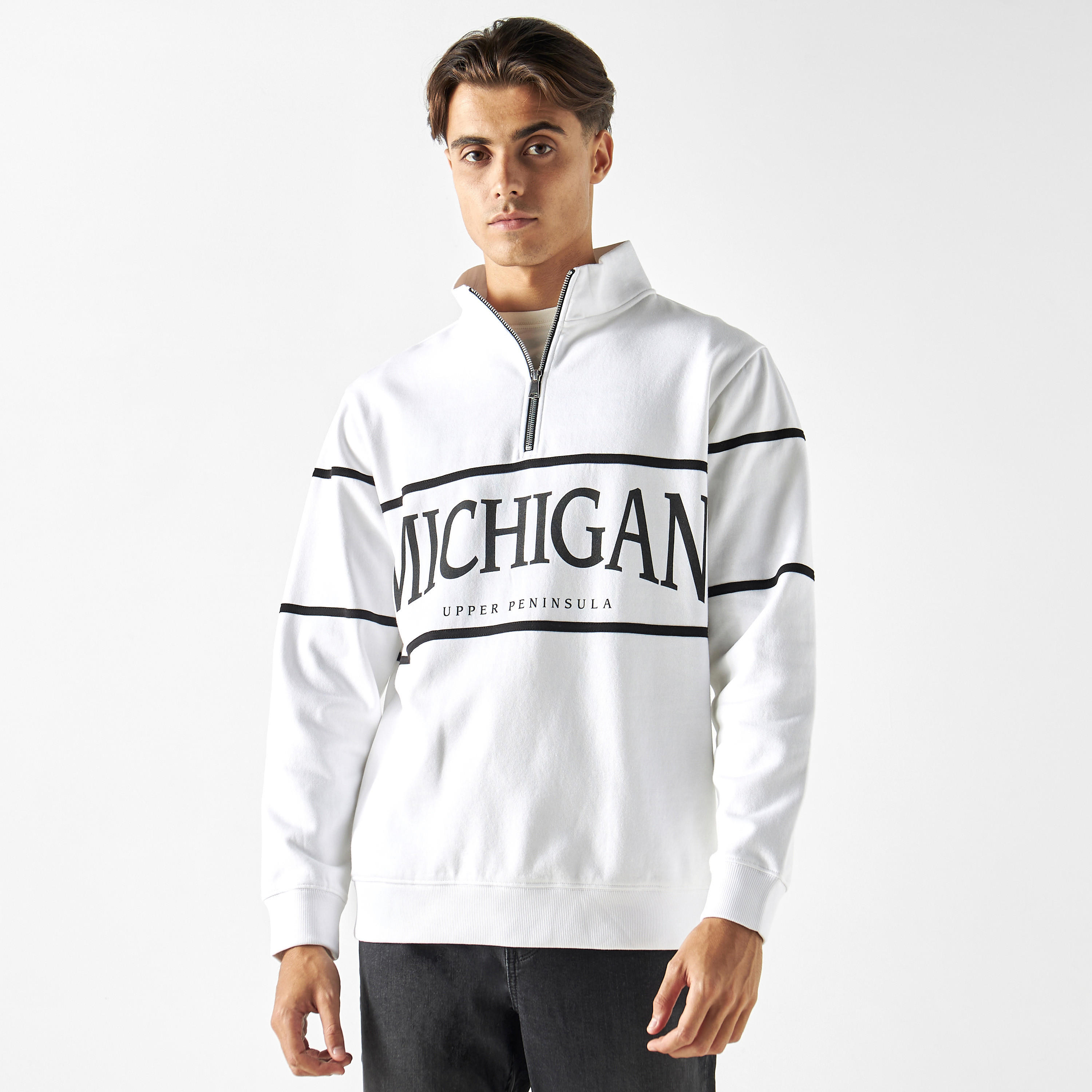 سويت شيرت بياقة عالية وطبعات وأكمام طويلة وسحاب للإغلاق-men-winterwear-hoodiesandsweatshirts-image-1