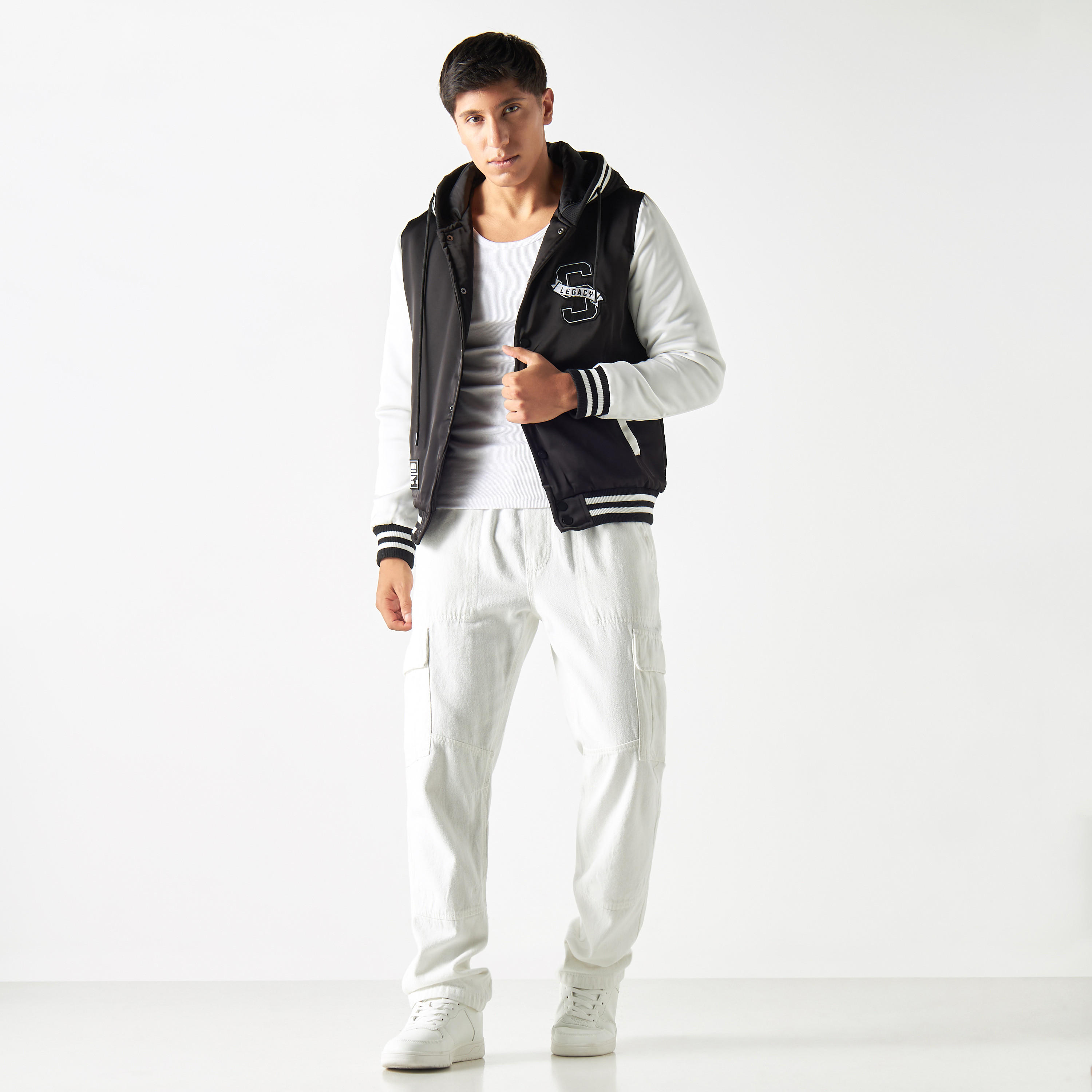جاكيت فارستي مطرّز بأكمام طويلة وقبّعة-men-clothing-jacketsandblazers-jackets-image-2