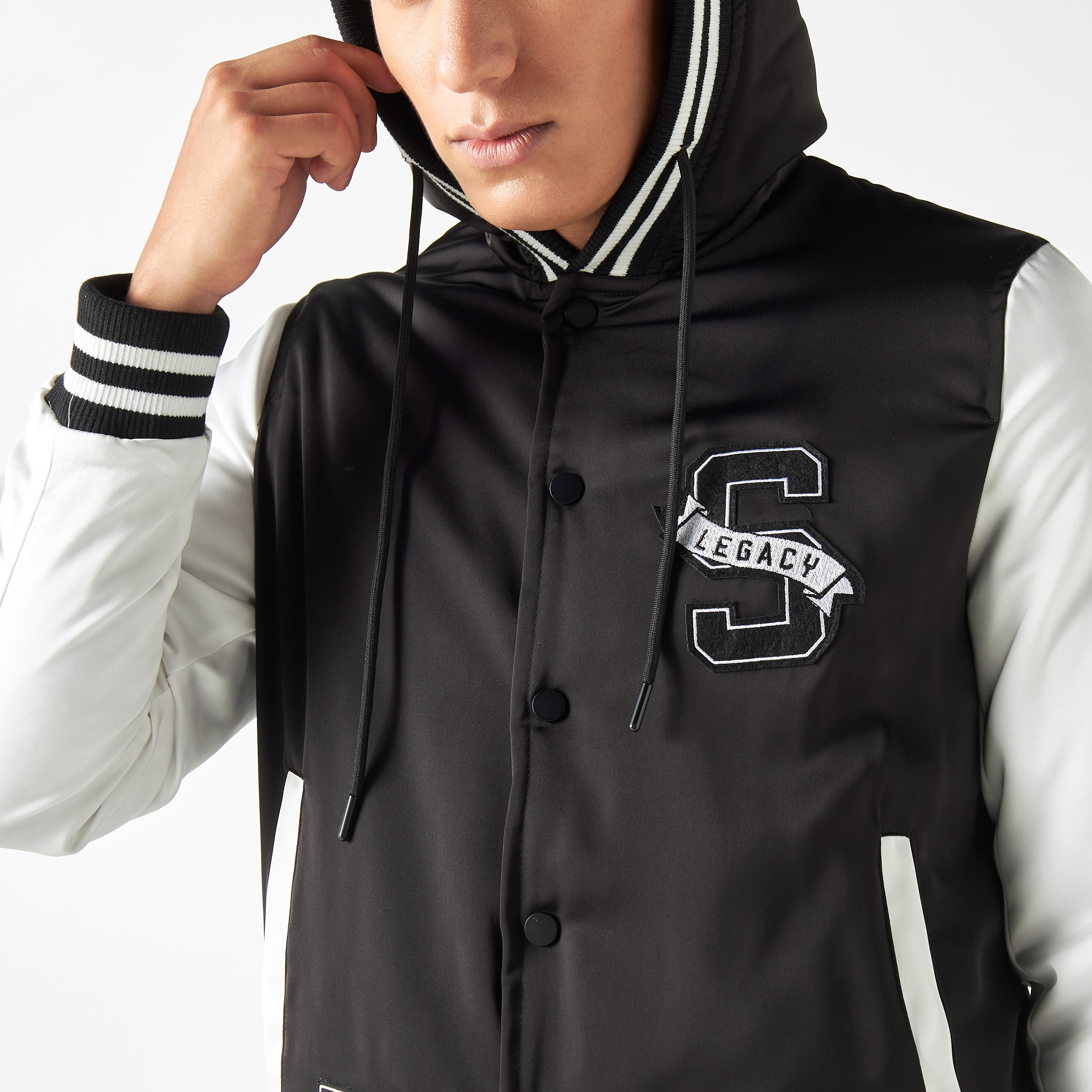 جاكيت فارستي مطرّز بأكمام طويلة وقبّعة-men-clothing-jacketsandblazers-jackets-image-4