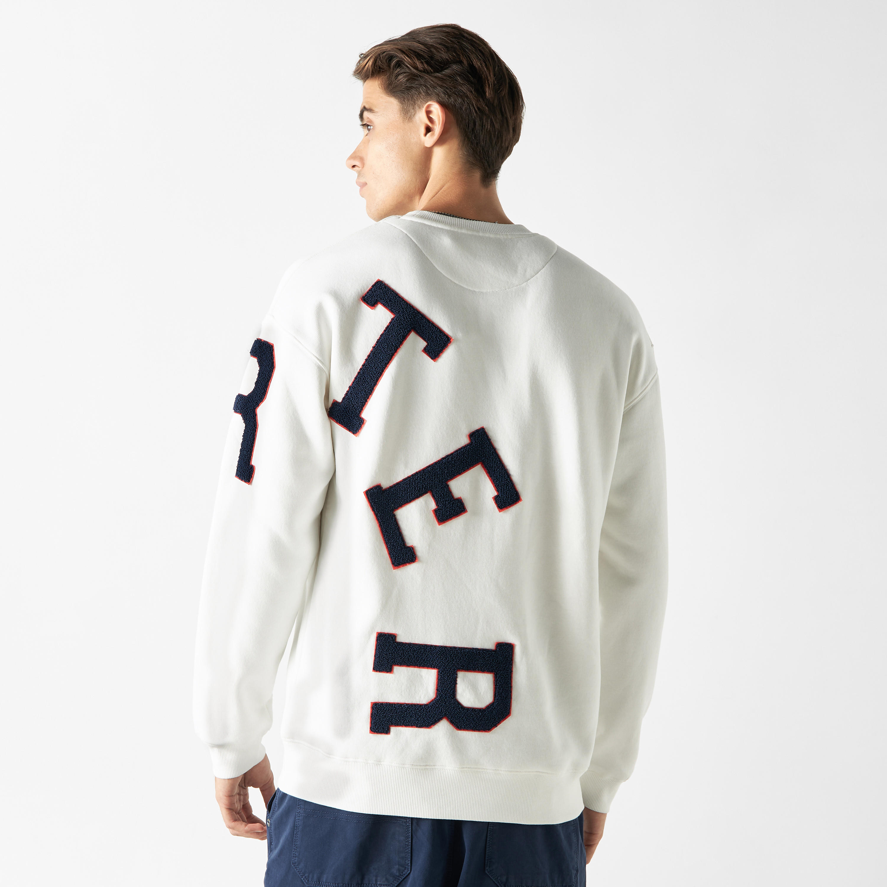 سويت شيرت بأكمام طويلة وزخارف-men-winterwear-hoodiesandsweatshirts-image-3