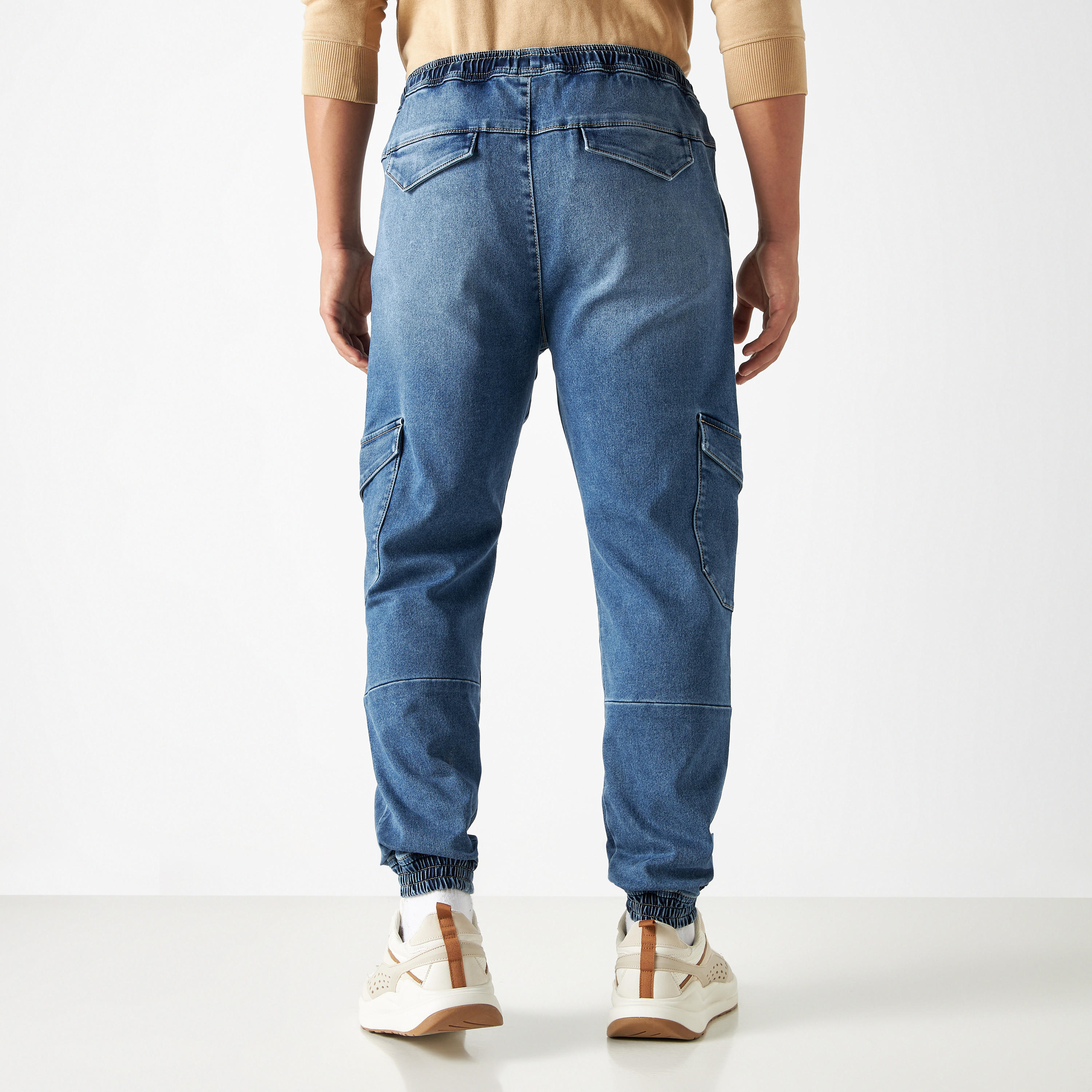 بنطلون رياضي دنيم سادة برباط إغلاق وجيوب-men-clothing-bottoms-joggers-image-2