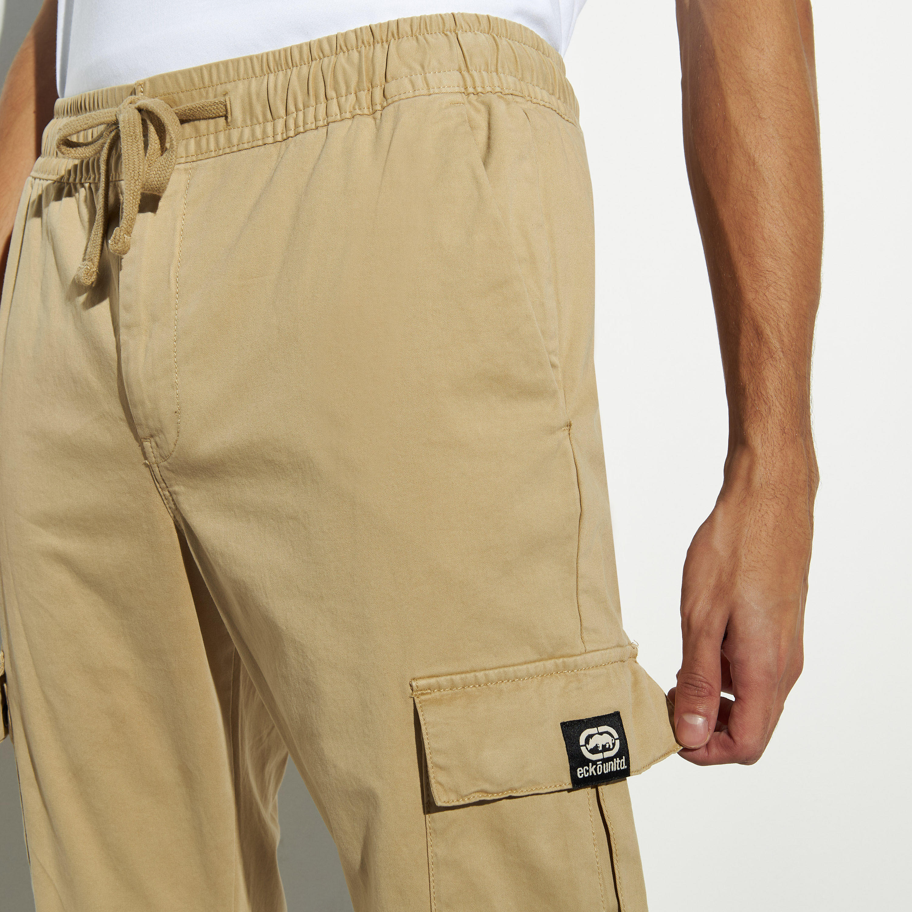 بنطلون رياضي كارجو سادة برباط إغلاق وجيوب من إيكو أنليمتد-men-clothing-bottoms-joggers-image-1