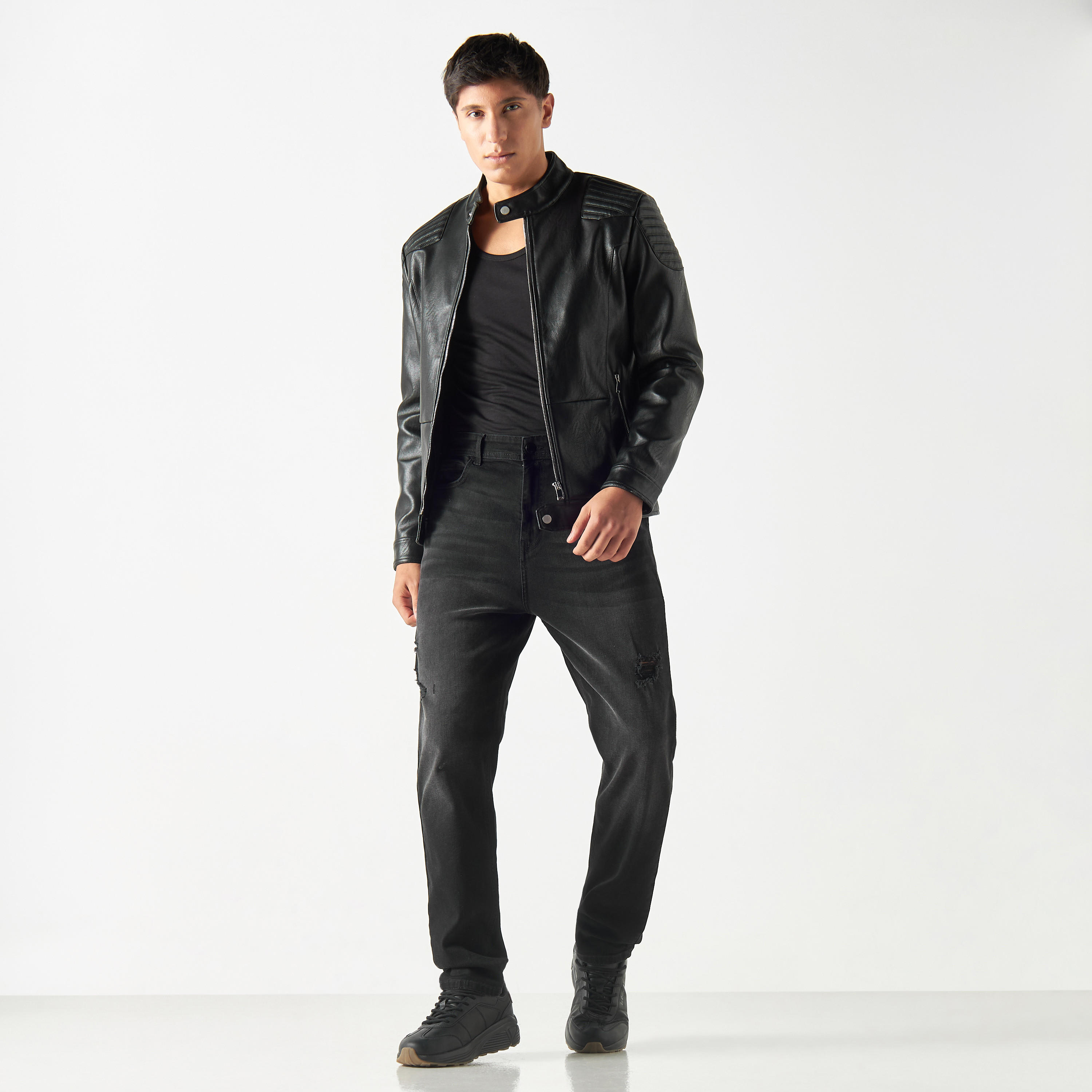 جاكيت بايكر جلد بارز الملمس بسحّاب وأكمام طويلة-men-clothing-jacketsandblazers-jackets-image-4