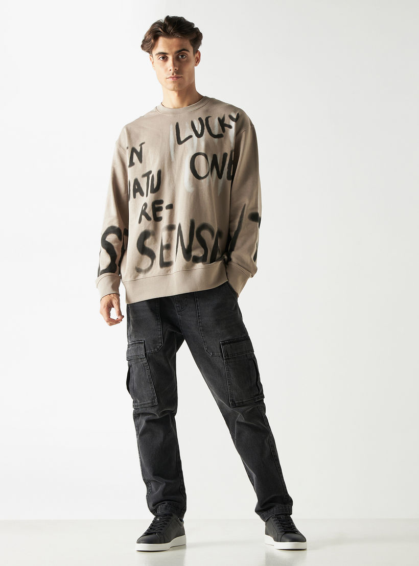سويت شيرت بأكمام طويلة وطبعات-men-winterwear-hoodiesandsweatshirts-image-2