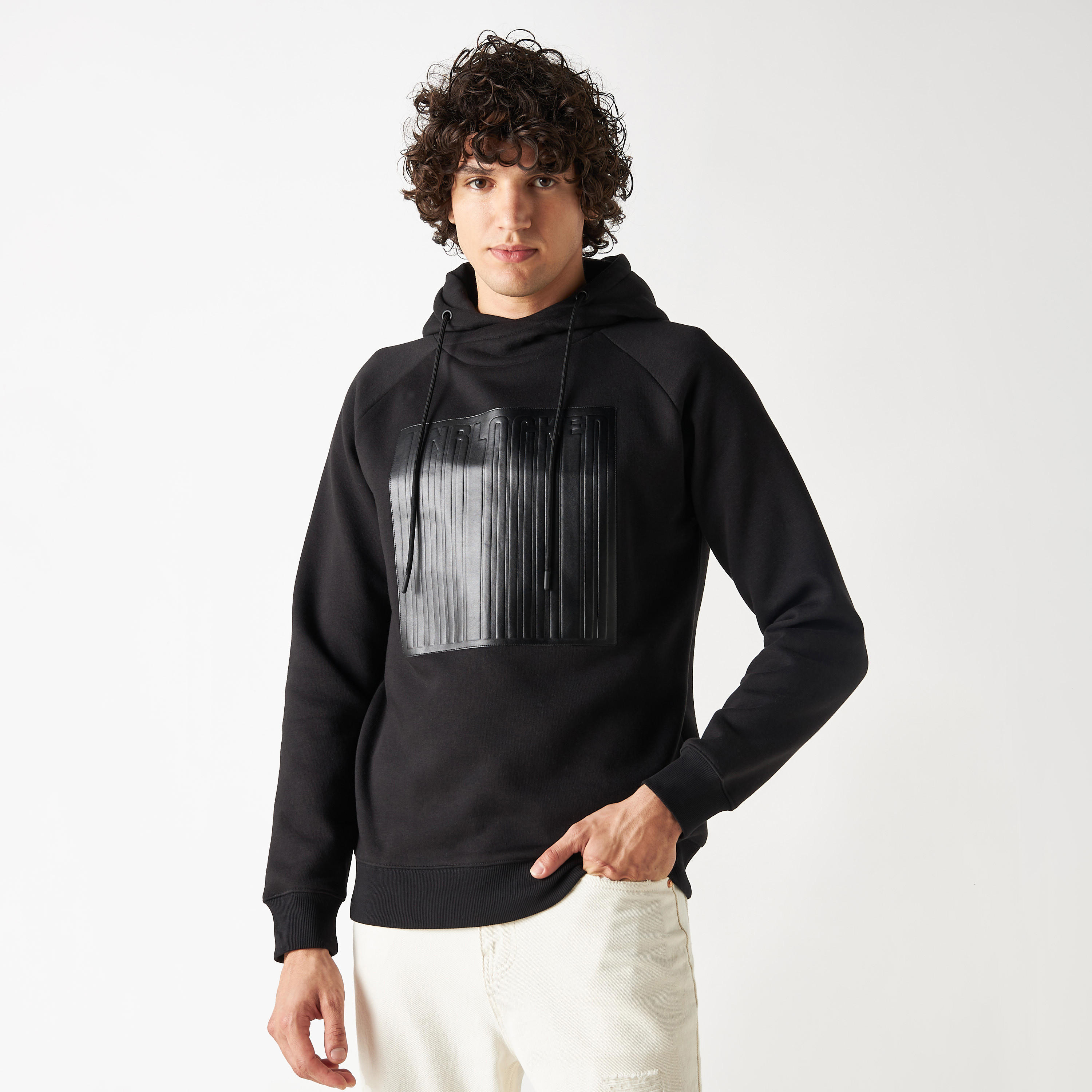 سويت شيرت بنقوش نصيّة بياقة عالية وأكمام طويلة وقبعة-men-winterwear-hoodiesandsweatshirts-image-1