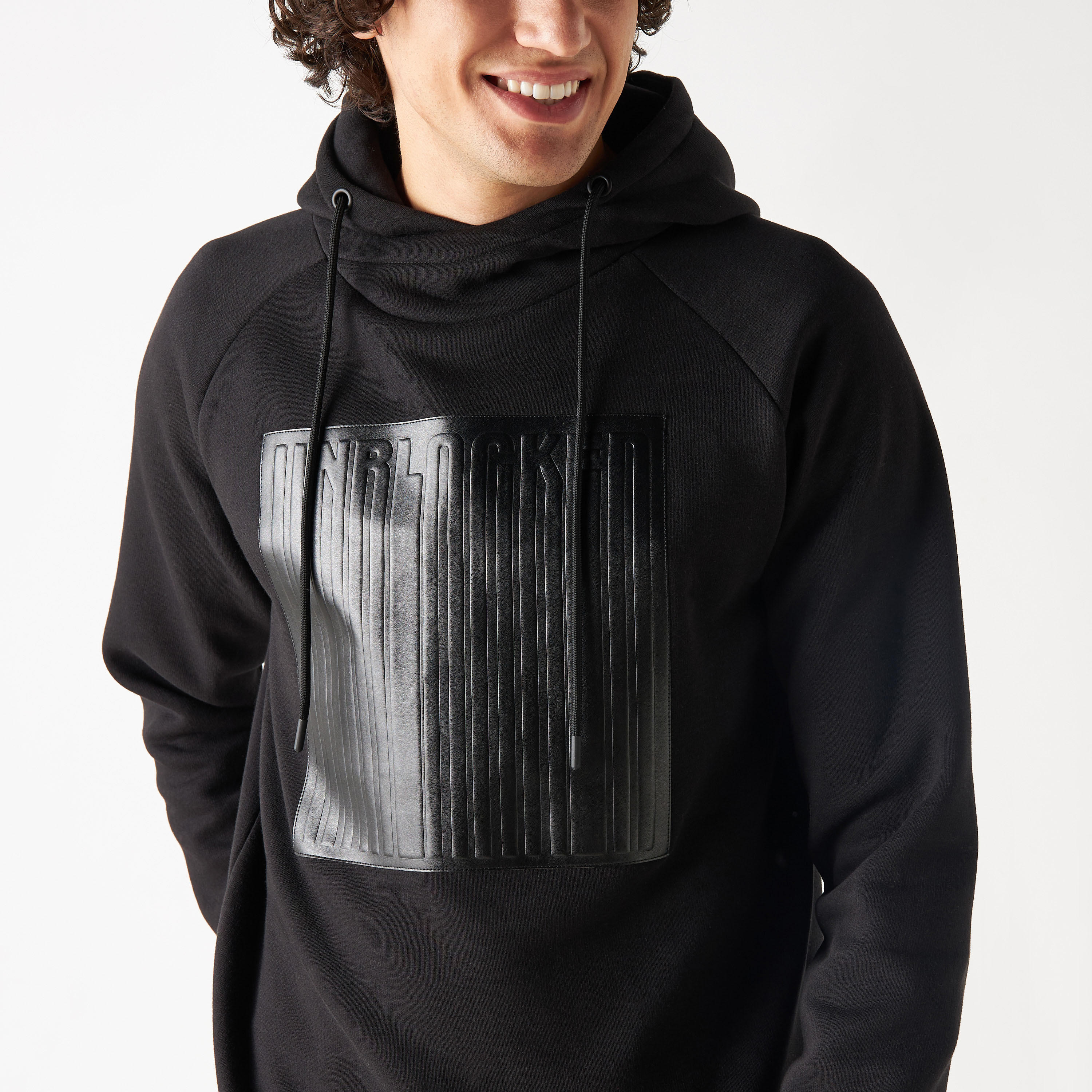 سويت شيرت بنقوش نصيّة بياقة عالية وأكمام طويلة وقبعة-men-winterwear-hoodiesandsweatshirts-image-4