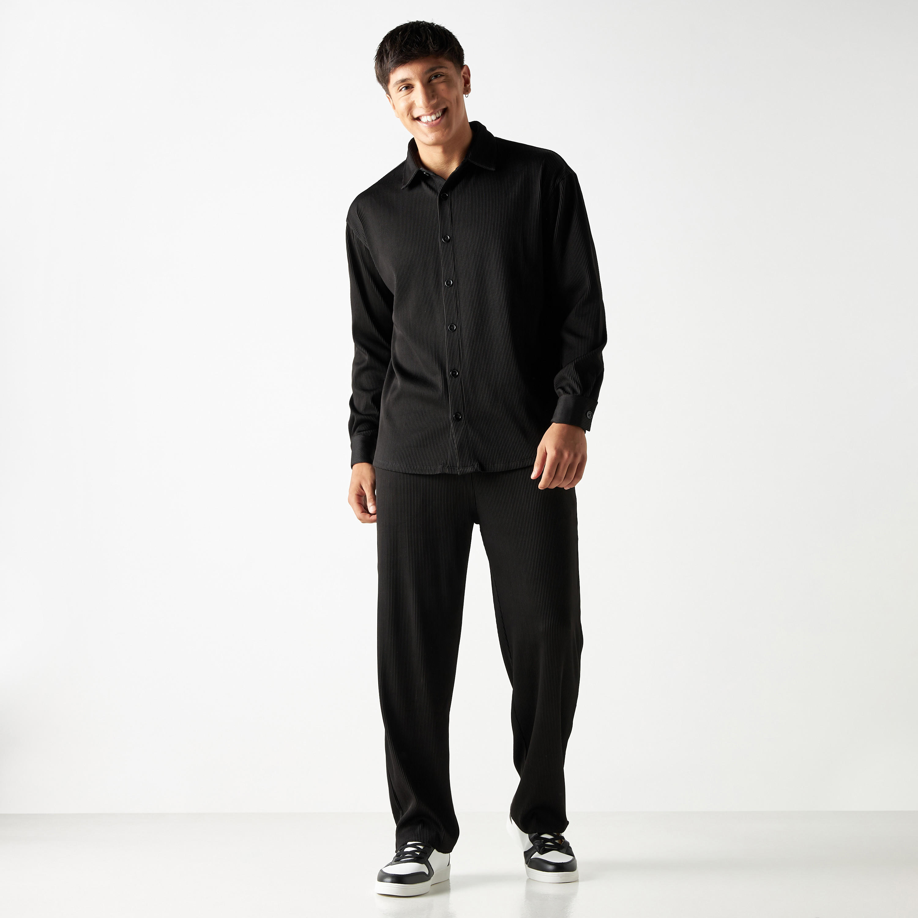 قميص بارز الملمس بأكمام طويلة-men-clothing-shirts-image-2