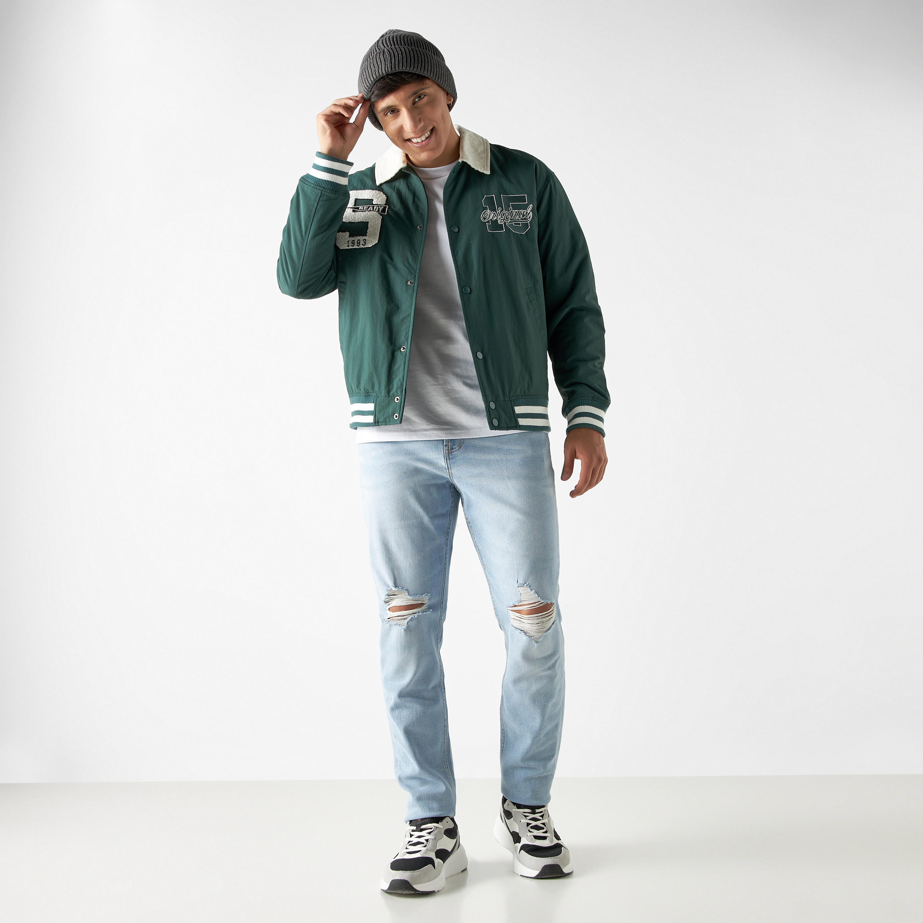 بنطلون جينز بقصة جزرة مضلّع وبجيوب من ستارتر-men-clothing-bottoms-jeans-image-2