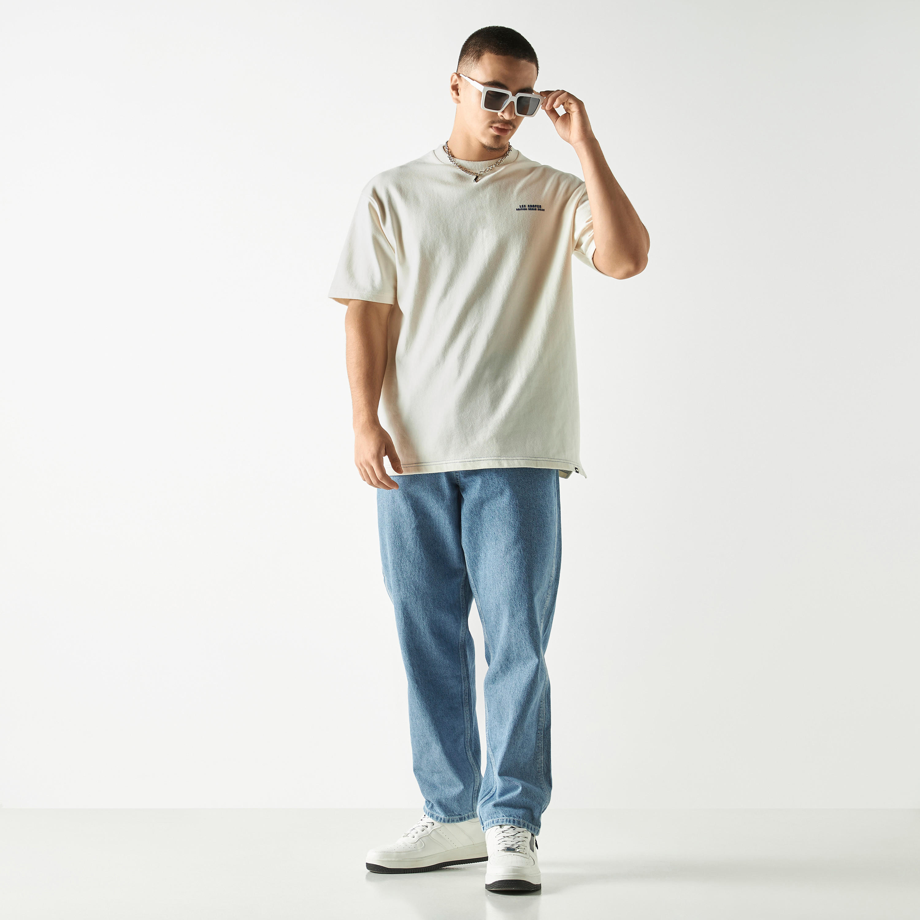 بنطلون جينز سادة بجيوب وزر إغلاق من ستارتر-men-clothing-bottoms-jeans-image-3
