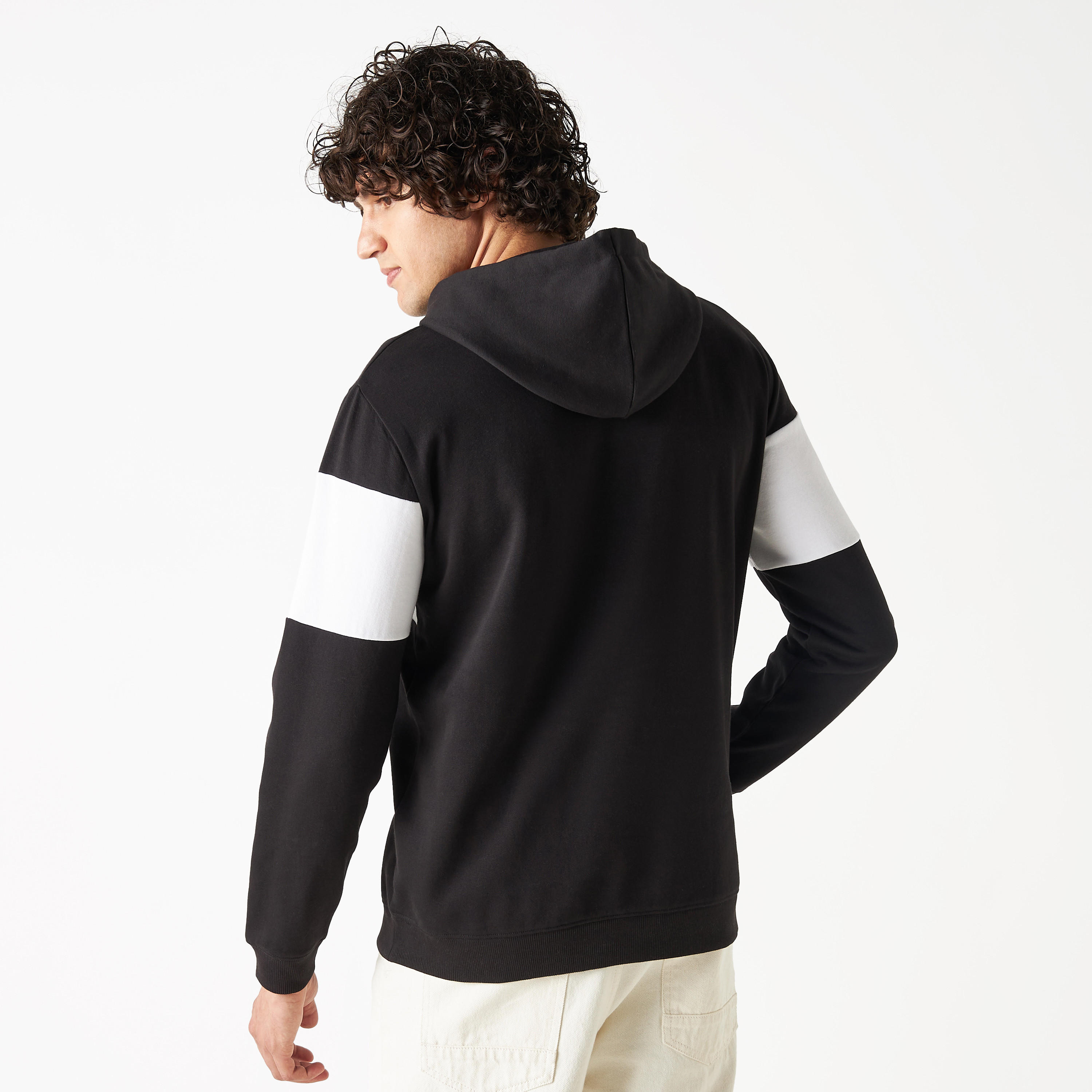 هودي بأكمام طويلة وجيب كنغر وطبعات-men-winterwear-hoodiesandsweatshirts-image-3