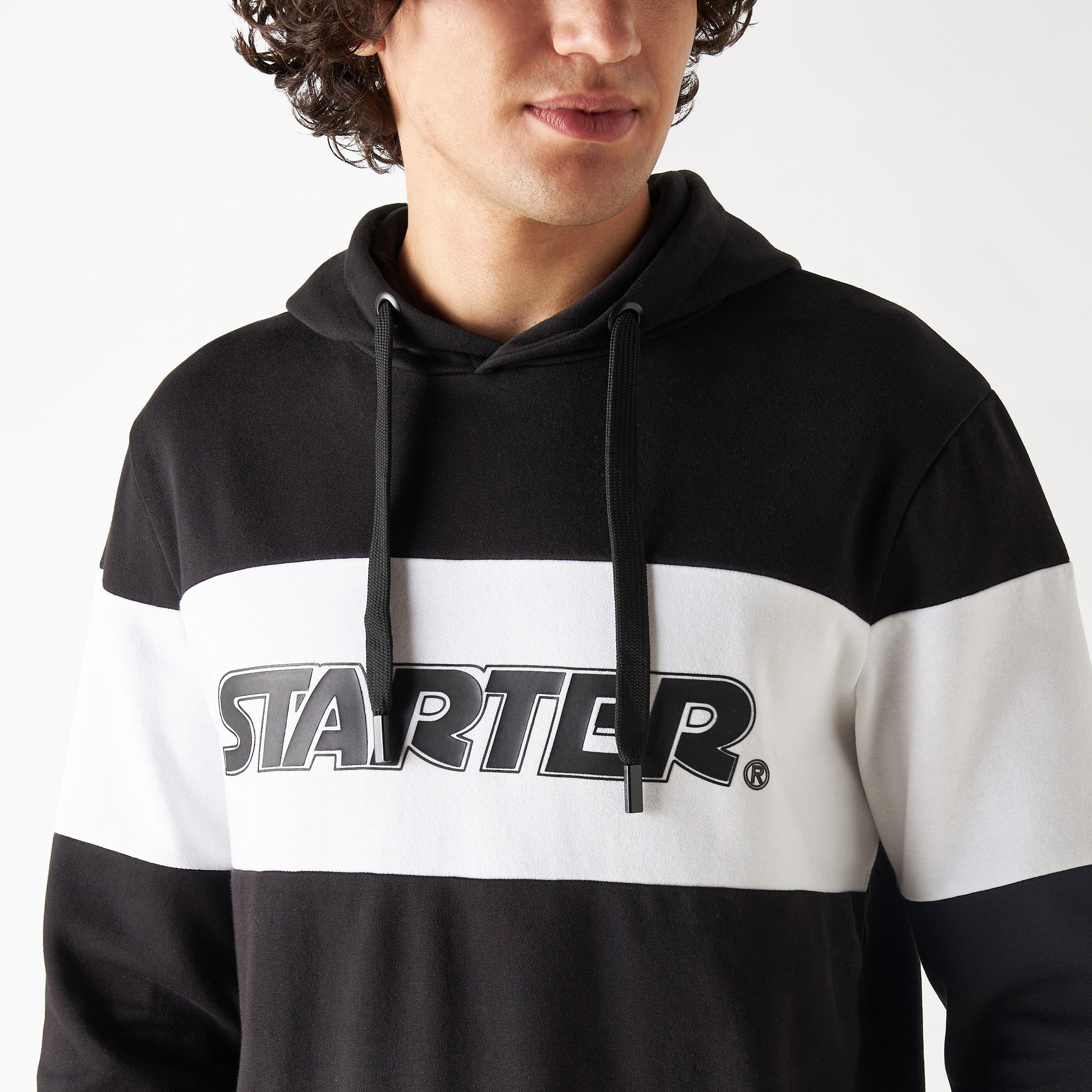 هودي بأكمام طويلة وجيب كنغر وطبعات-men-winterwear-hoodiesandsweatshirts-image-4