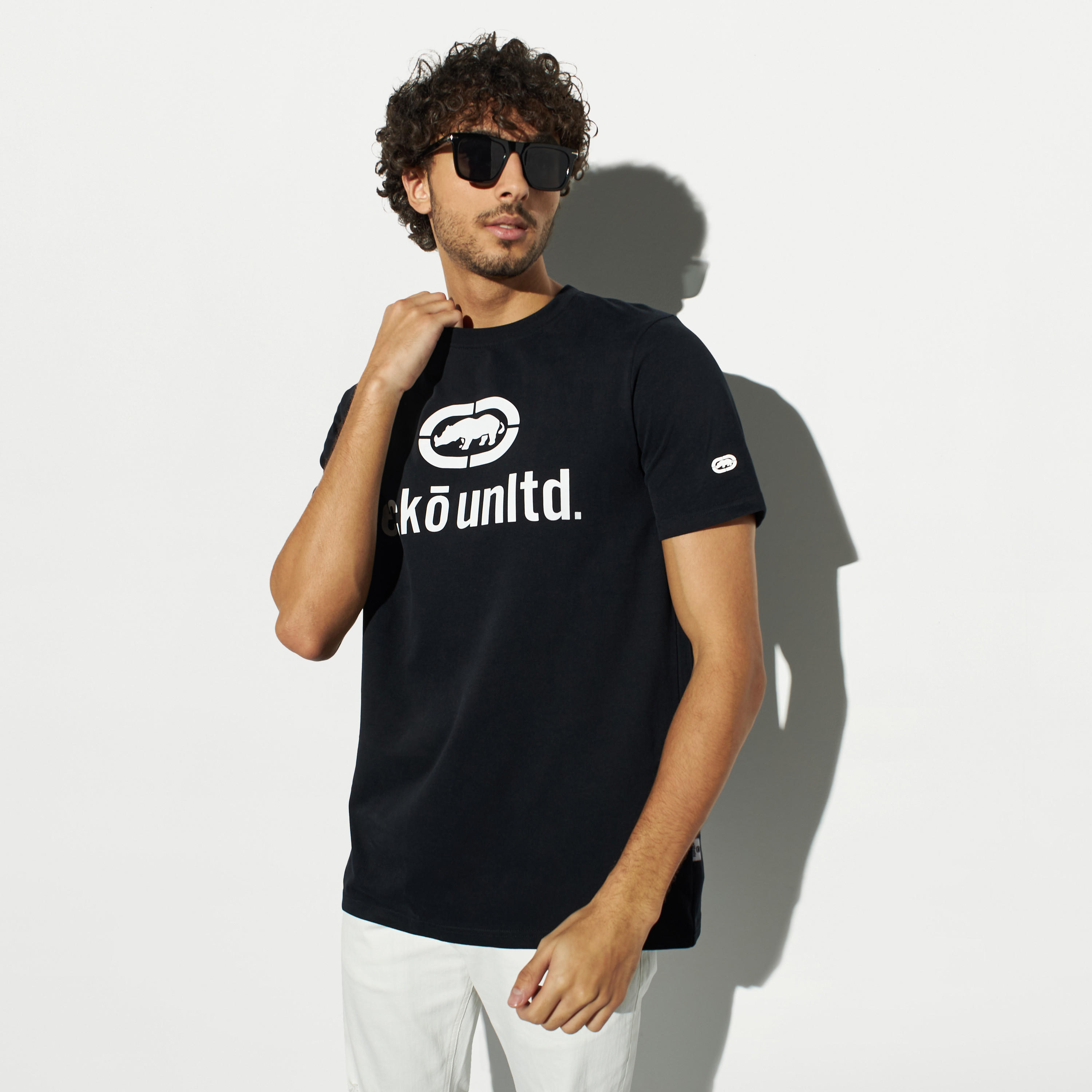 تيشيرت بياقة ضيقة وأكمام قصيرة وطبعات من إيكو أنليمتد-men-clothing-tshirtsandpolos-tshirts-image-1