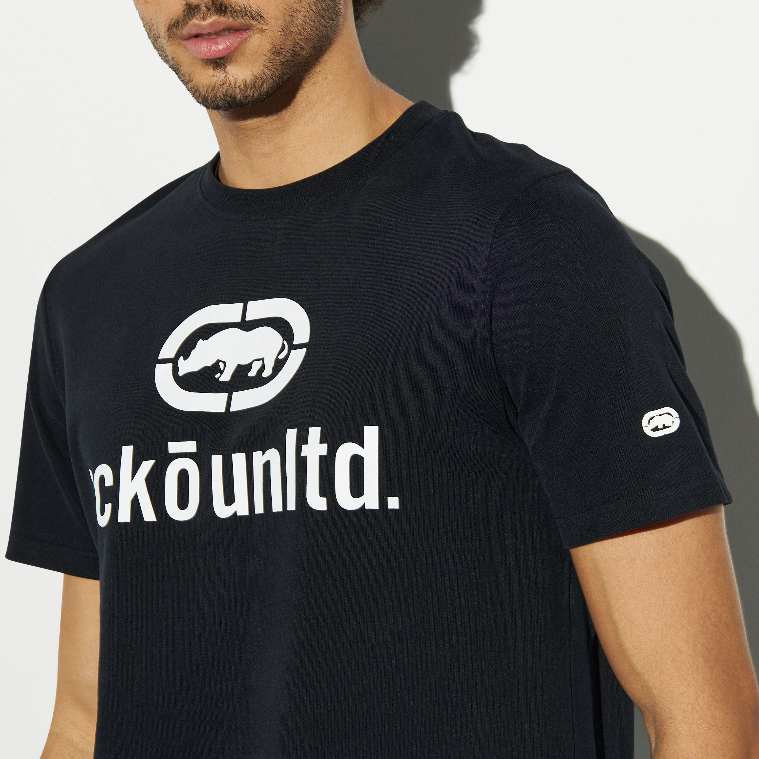 تيشيرت بياقة ضيقة وأكمام قصيرة وطبعات من إيكو أنليمتد-men-clothing-tshirtsandpolos-tshirts-image-4