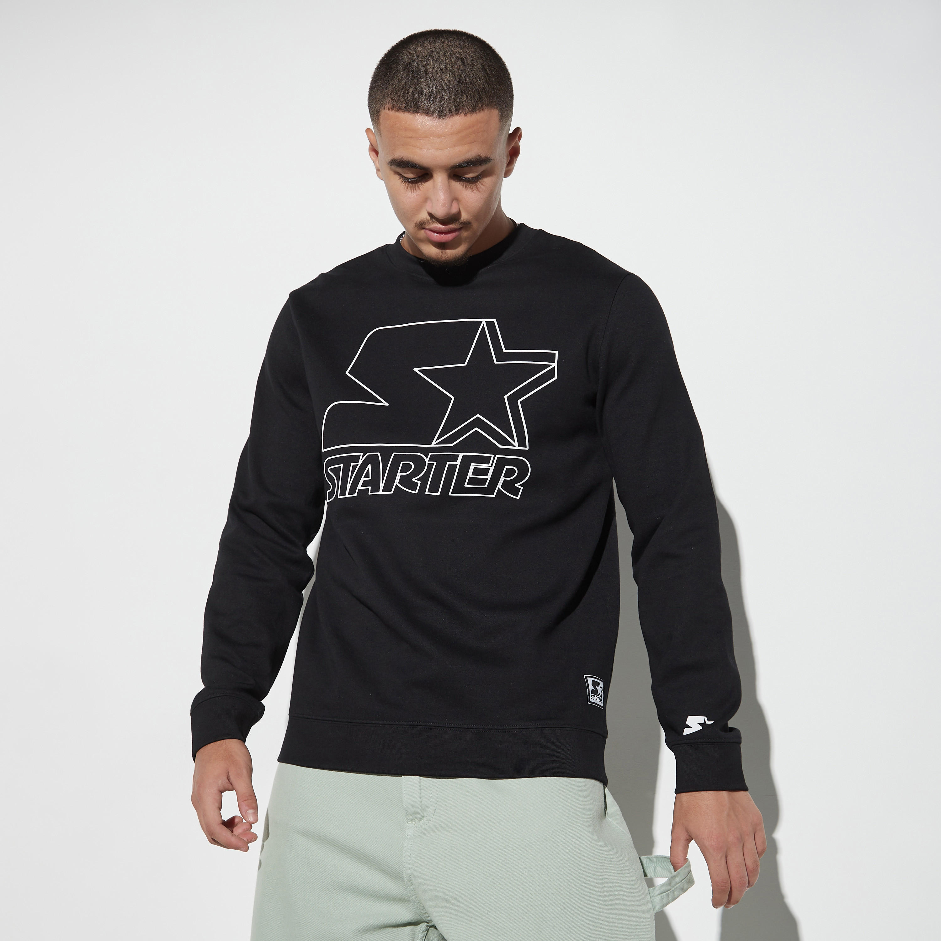 سويت شيرت بأكمام طويلة وياقة ضيقة وطبعات-men-winterwear-hoodiesandsweatshirts-image-1
