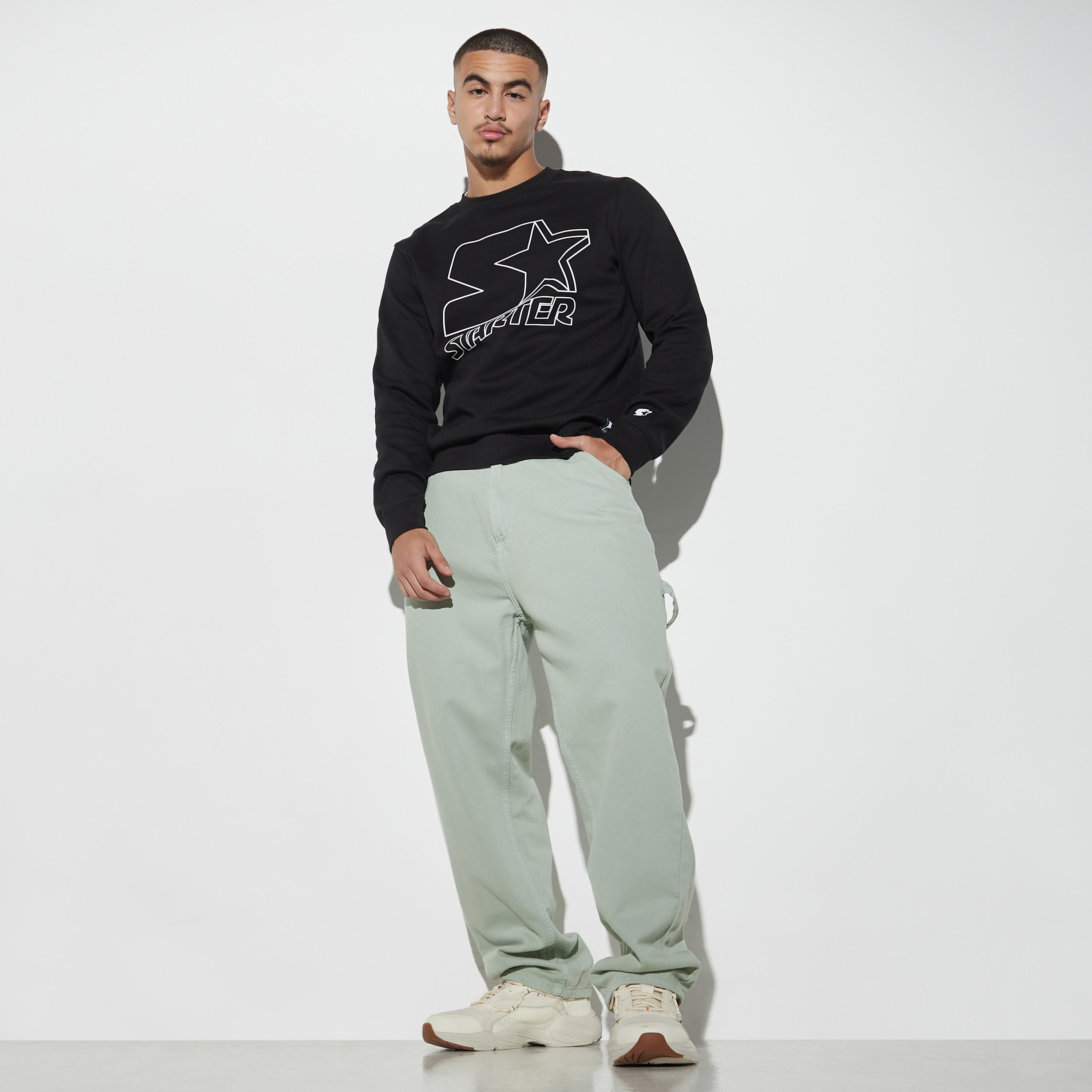 سويت شيرت بأكمام طويلة وياقة ضيقة وطبعات-men-winterwear-hoodiesandsweatshirts-image-2