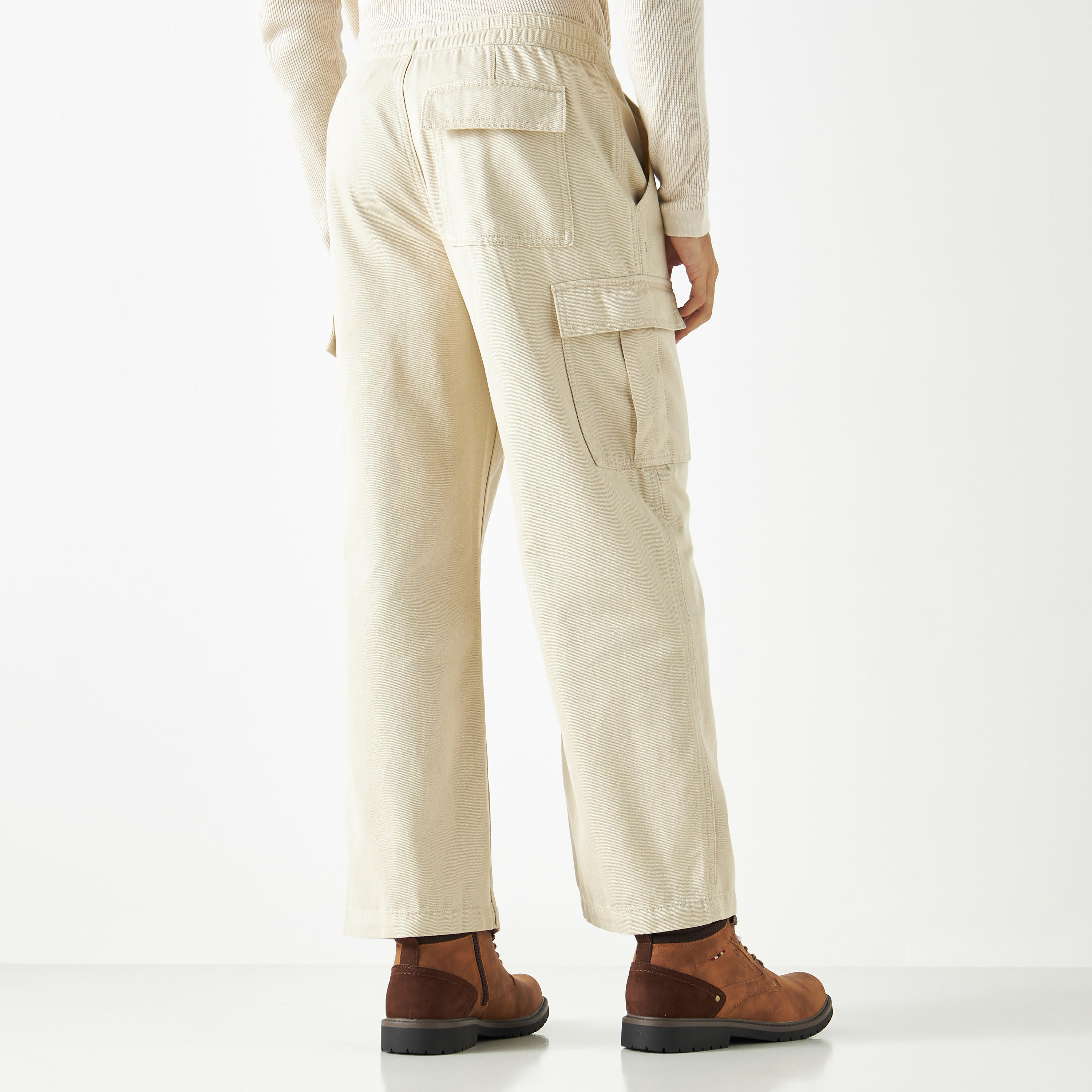 بنطلون كارجو بقصة مريحة-men-clothing-bottoms-trousersandchinos-trousers-image-3