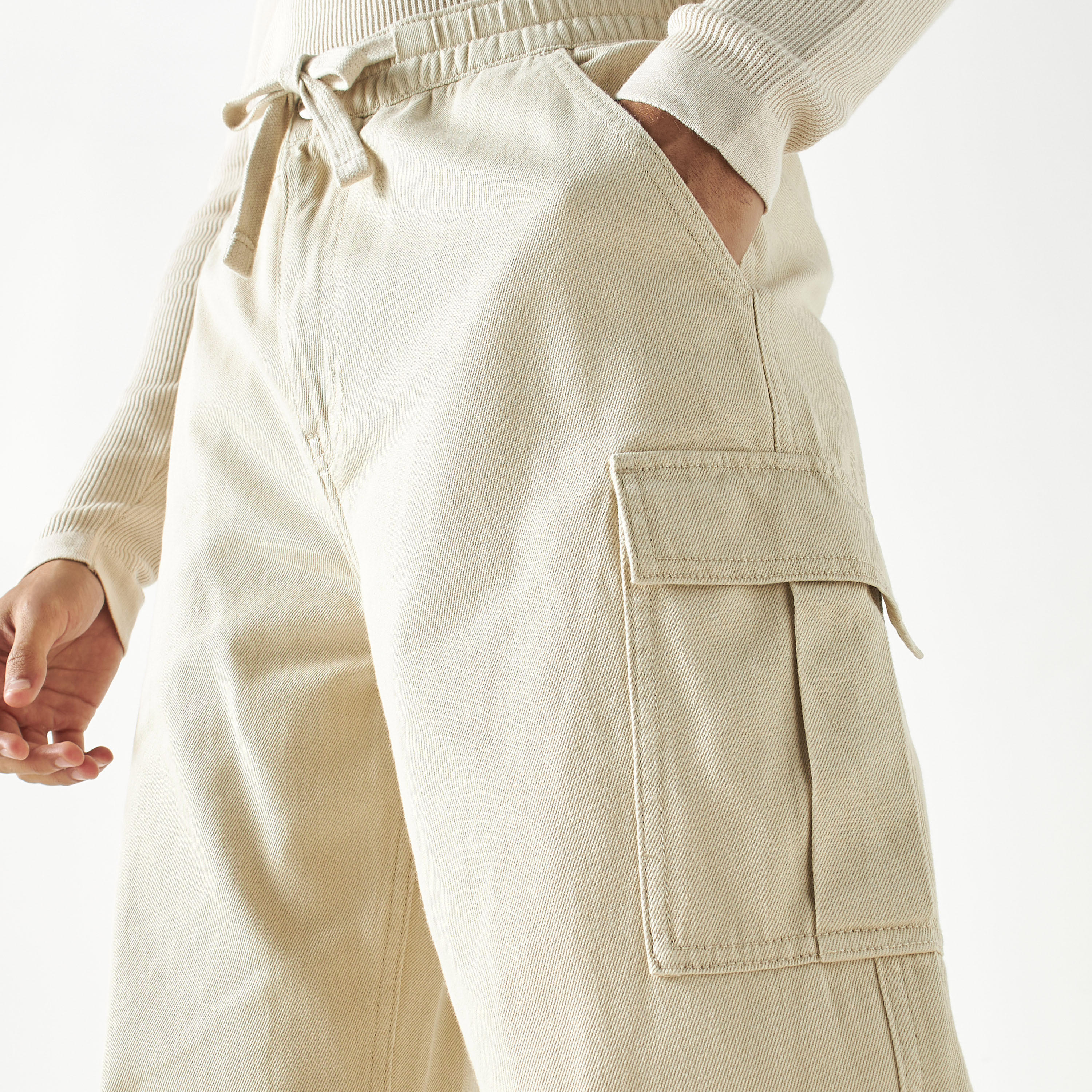 بنطلون كارجو بقصة مريحة-men-clothing-bottoms-trousersandchinos-trousers-image-4