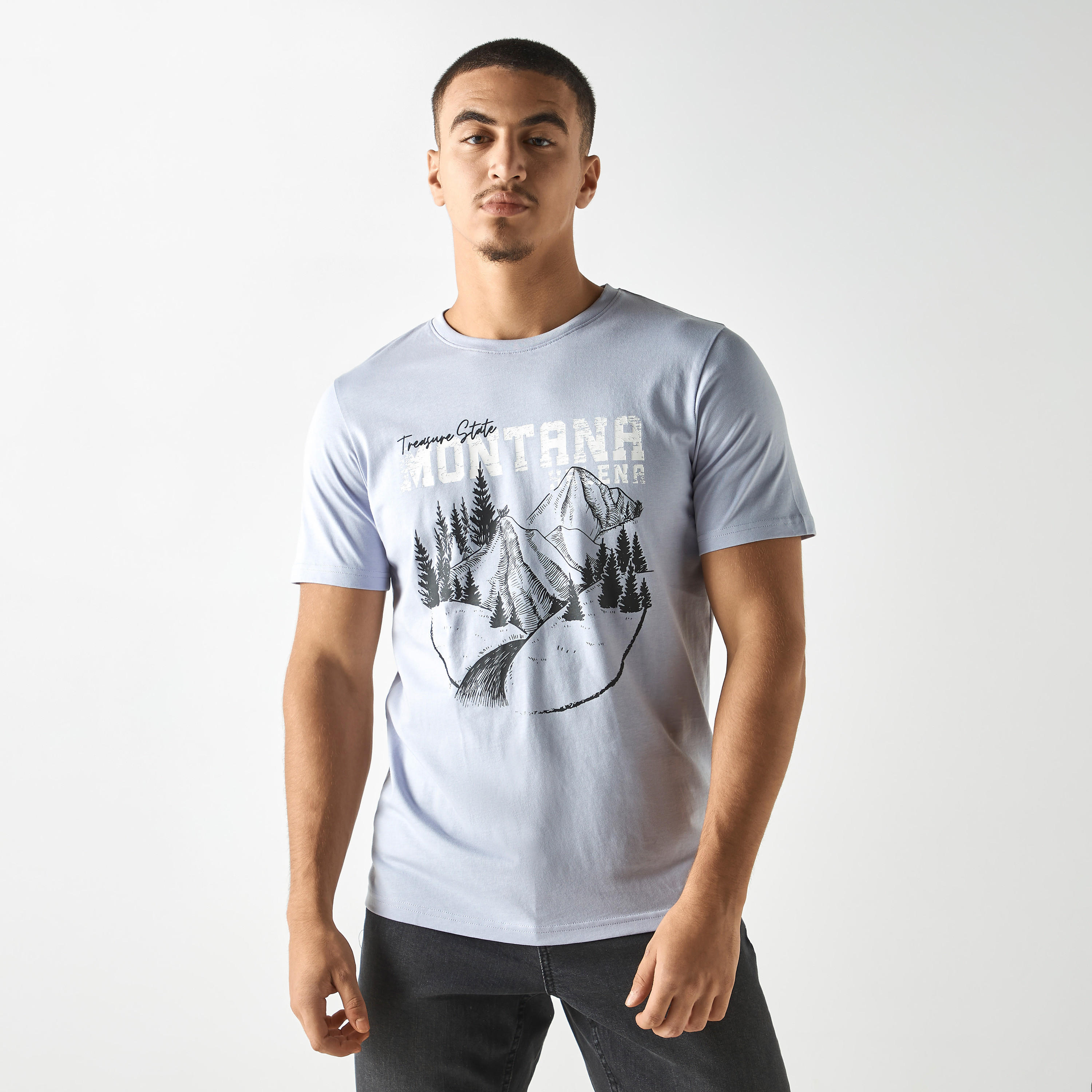 تيشيرت بياقة ضيّقة وأكمام قصيرة وطبعات-men-clothing-tshirtsandpolos-tshirts-image-1