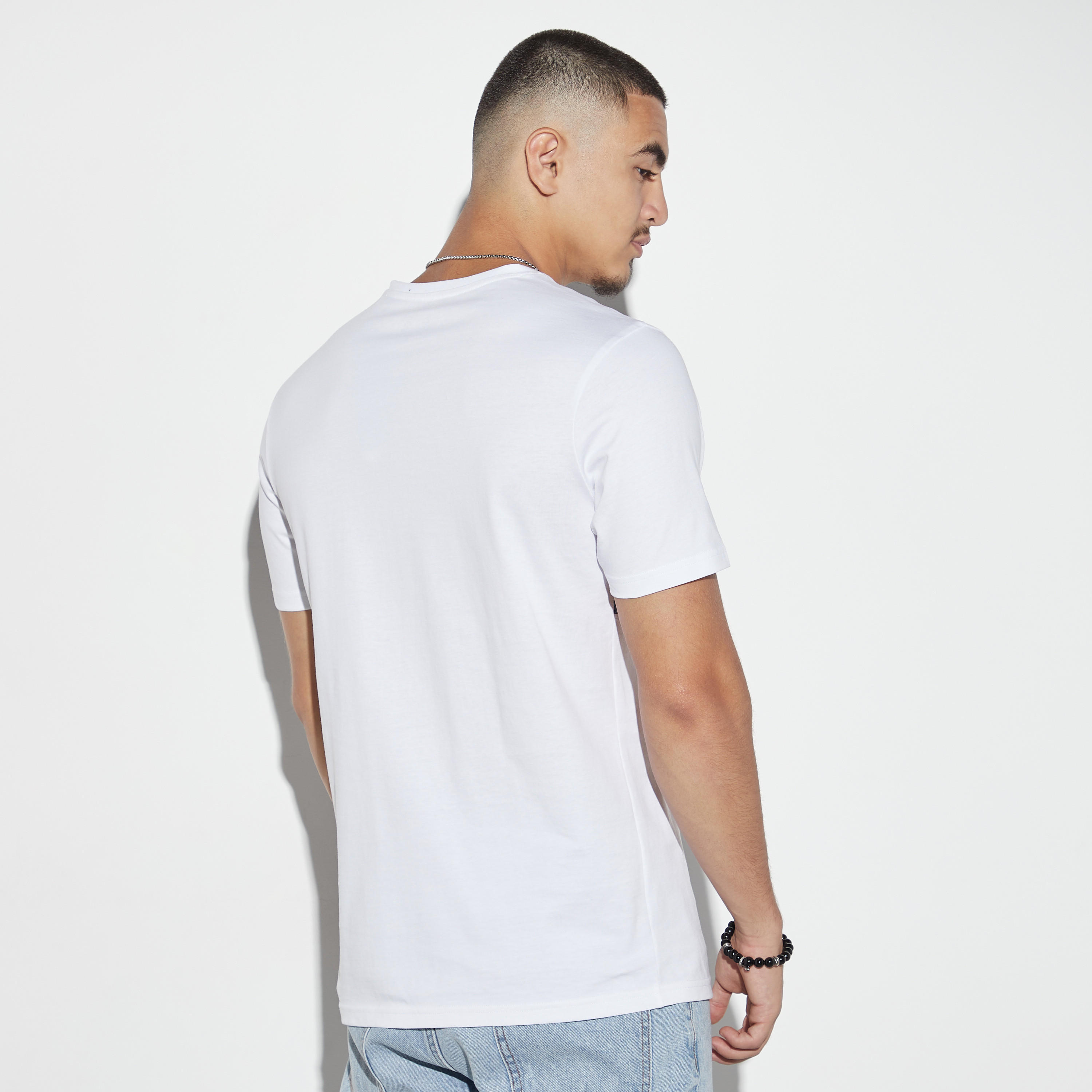 تيشيرت بياقة ضيّقة وأكمام قصيرة وطبعات-men-clothing-tshirtsandpolos-tshirts-image-3