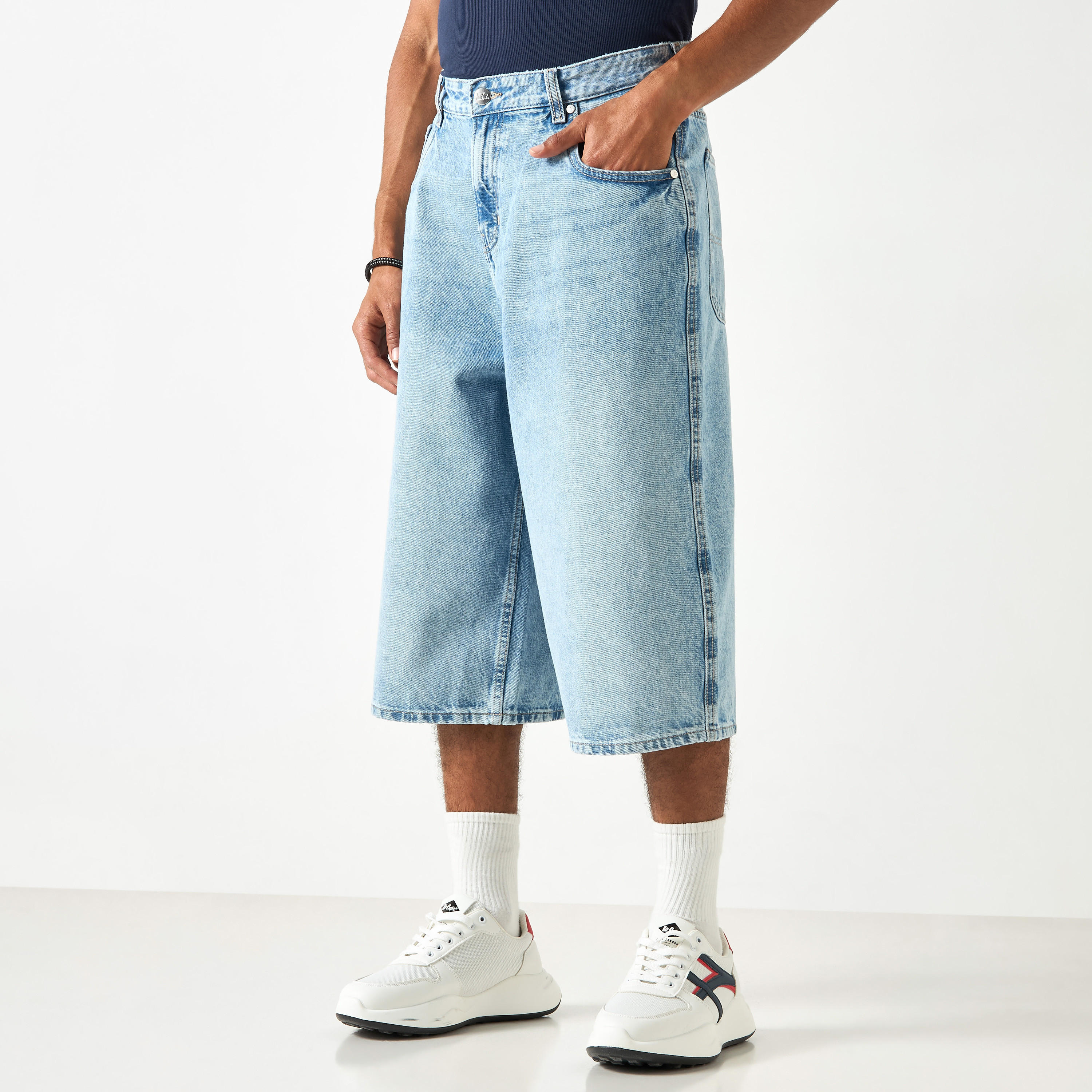 شورت سادة بزر إغلاق وجيوب من إيكو أنليمتد-men-clothing-bottoms-shorts-image-4