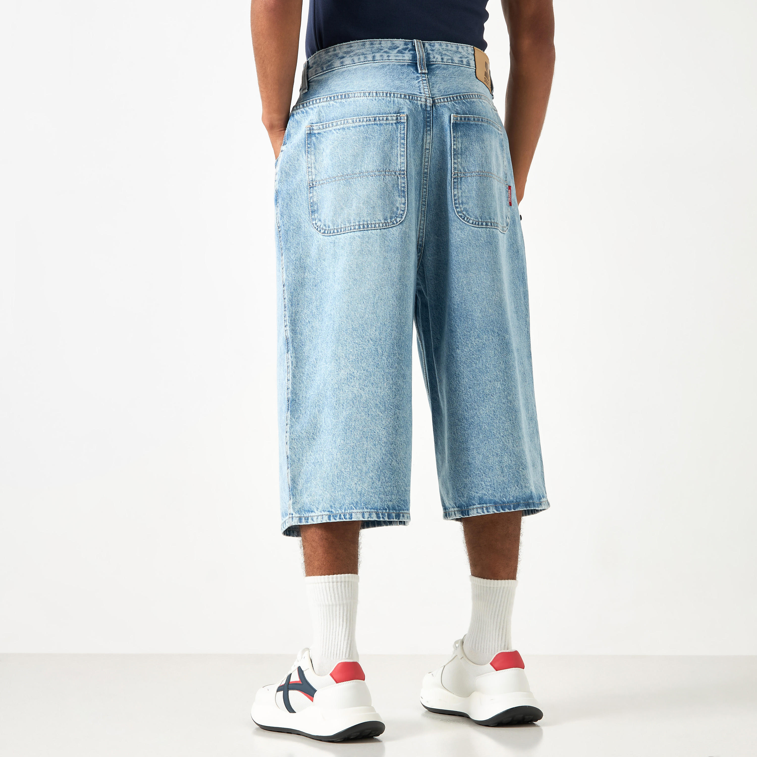شورت سادة بزر إغلاق وجيوب من إيكو أنليمتد-men-clothing-bottoms-shorts-image-2