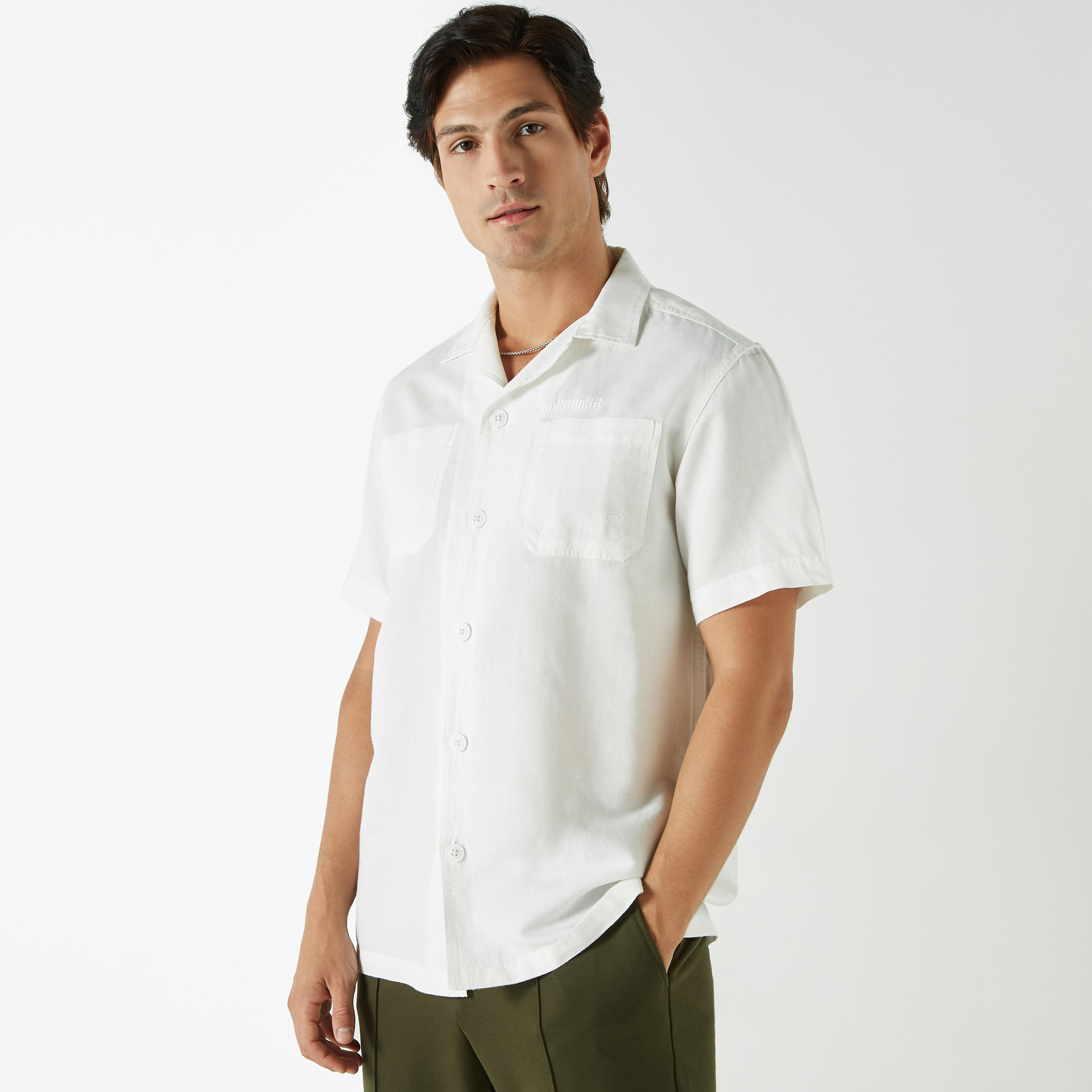 قميص سادة من مزيج الكتان بياقة كامب وأكمام قصيرة من إيكو أنليمتد-men-clothing-shirts-image-5
