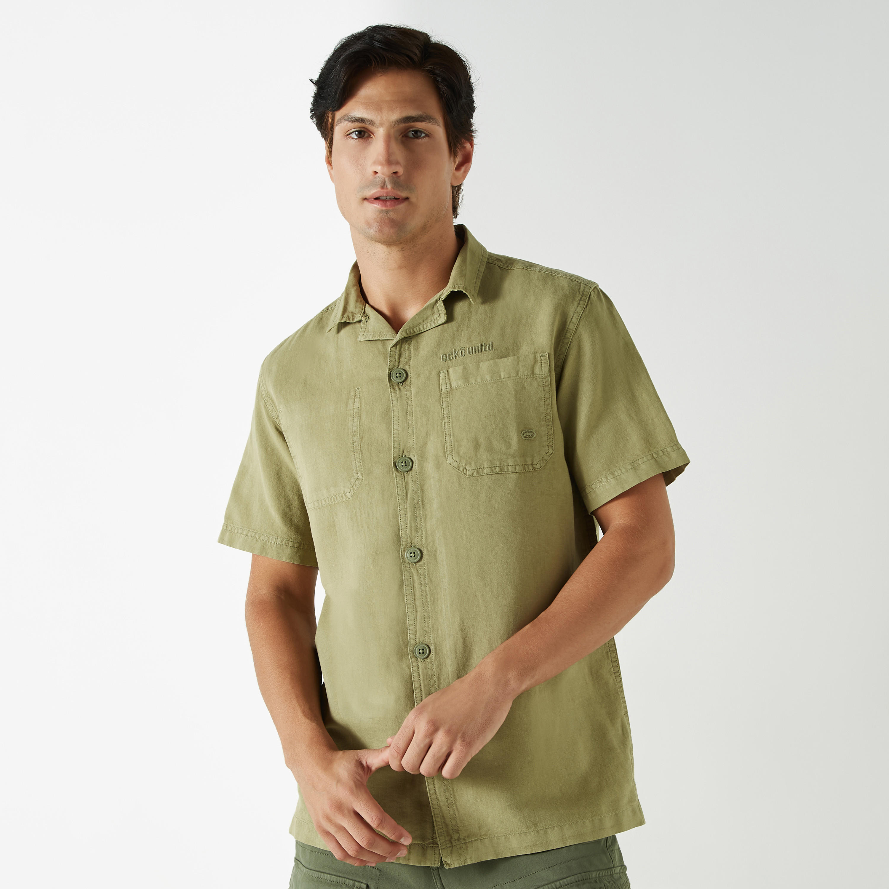 قميص سادة من مزيج الكتان بياقة كامب وأكمام قصيرة من إيكو أنليمتد-men-clothing-shirts-image-1