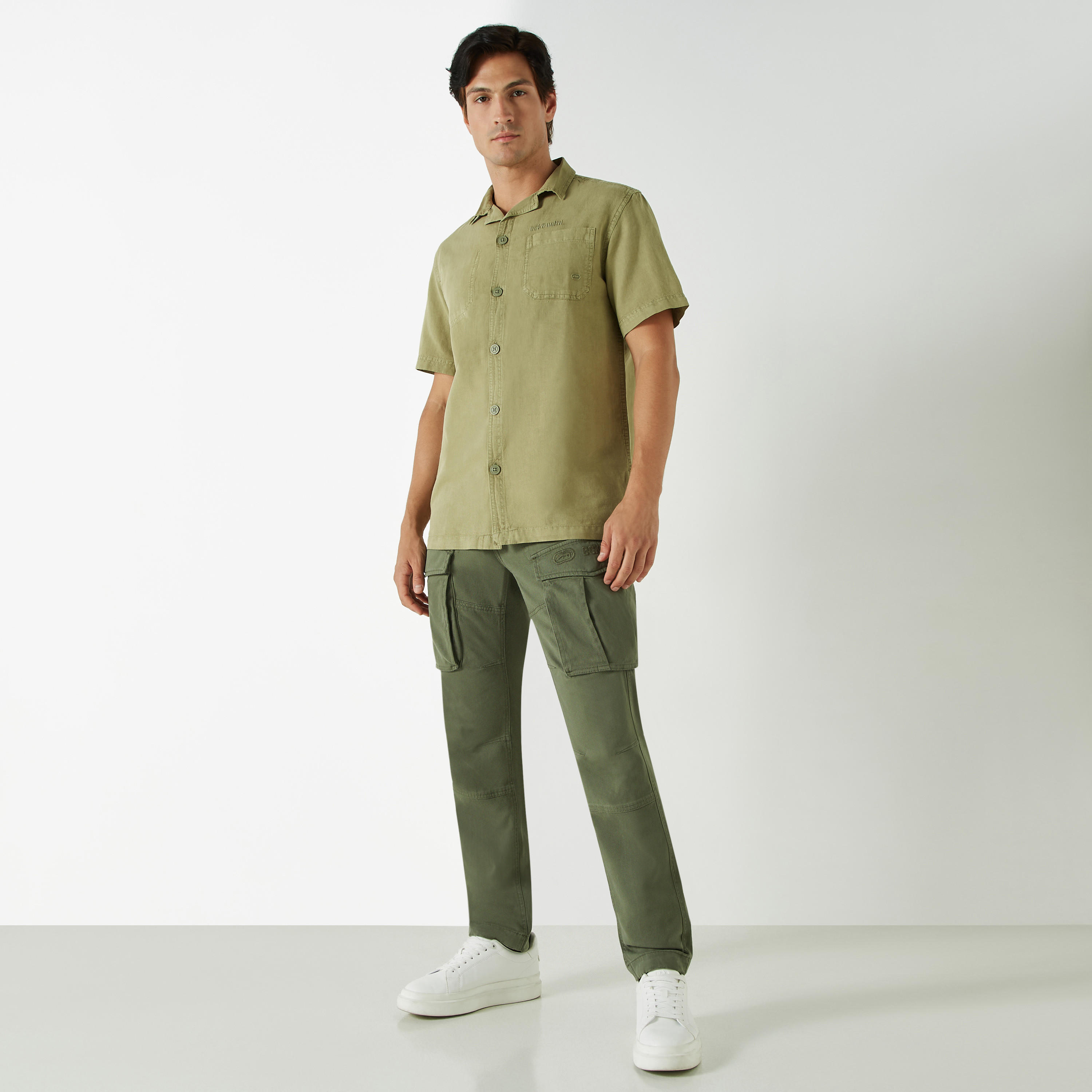 قميص سادة من مزيج الكتان بياقة كامب وأكمام قصيرة من إيكو أنليمتد-men-clothing-shirts-image-2