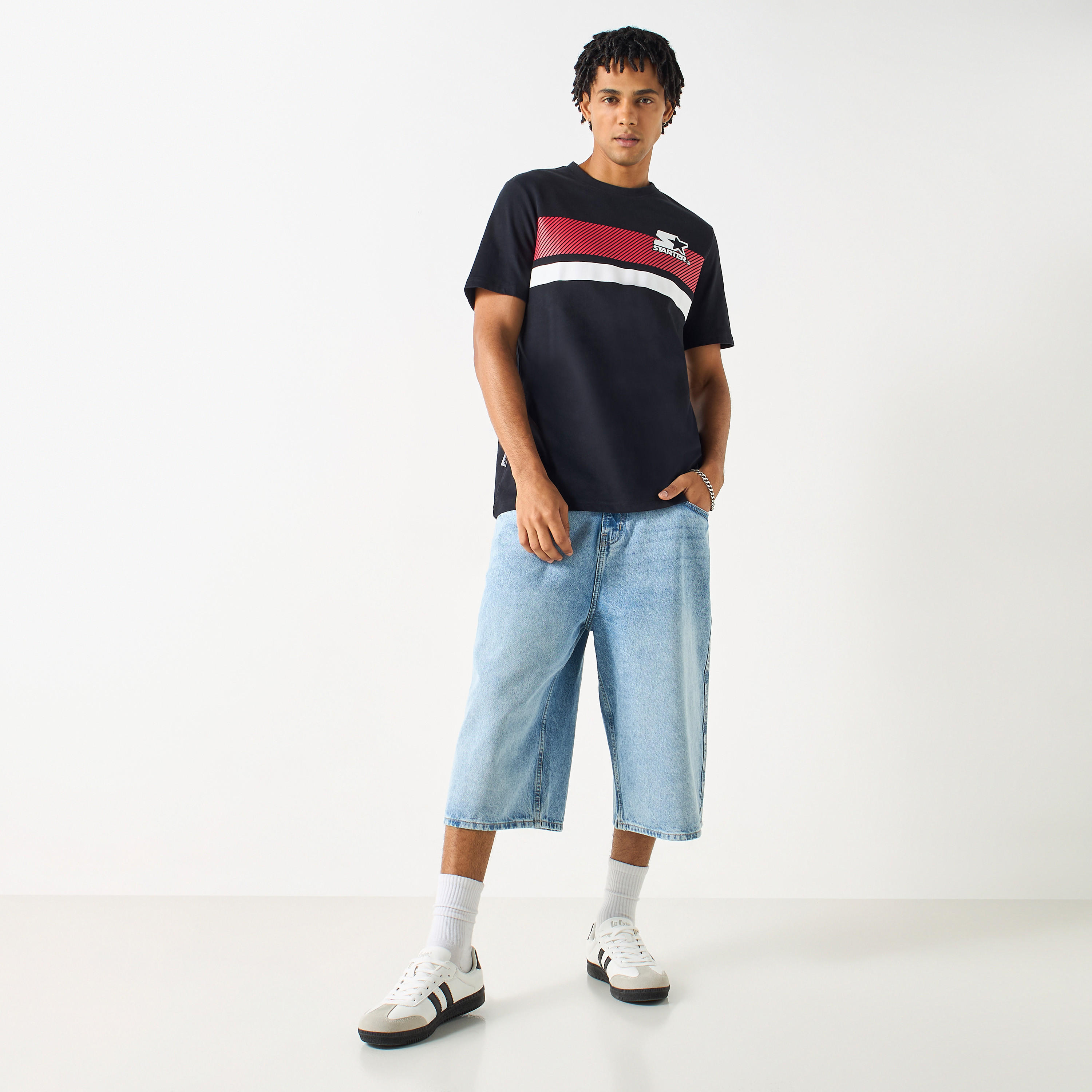 تيشيرت بطبعات وياقة ضيقة وأكمام قصيرة من ستارتر-men-clothing-tshirtsandpolos-tshirts-image-2