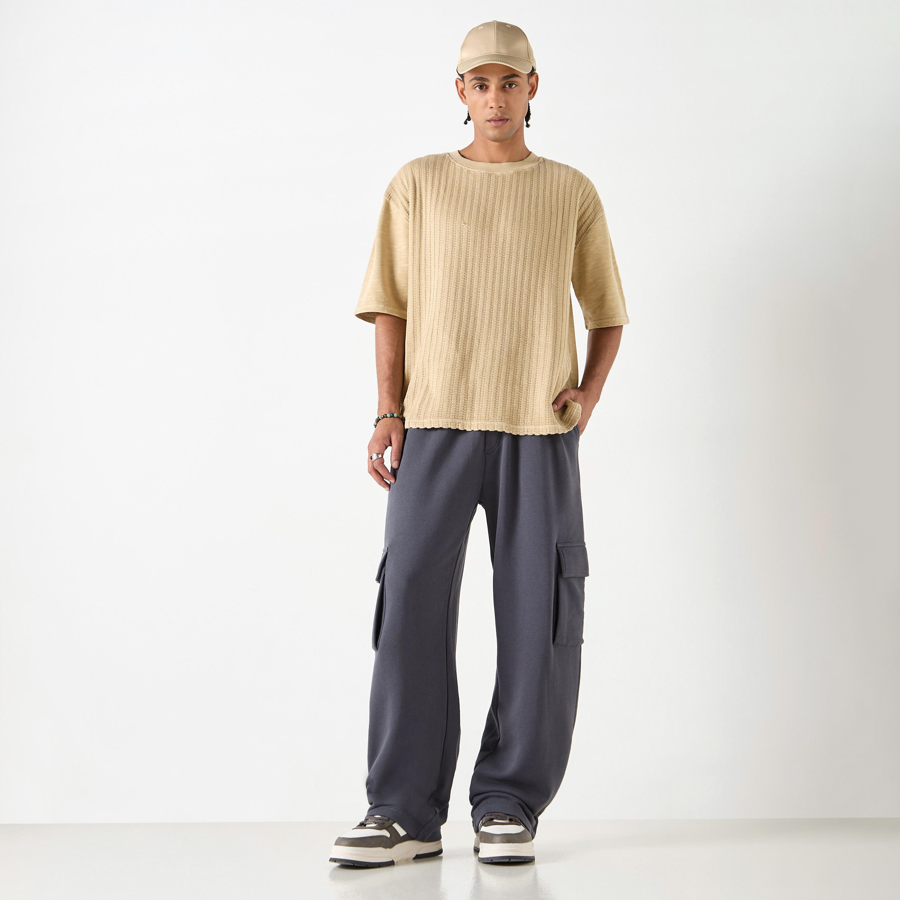 بنطلون رياضي سادة بقصّة عادية مع خصر مرن وجيوب-men-clothing-bottoms-joggers-image-14