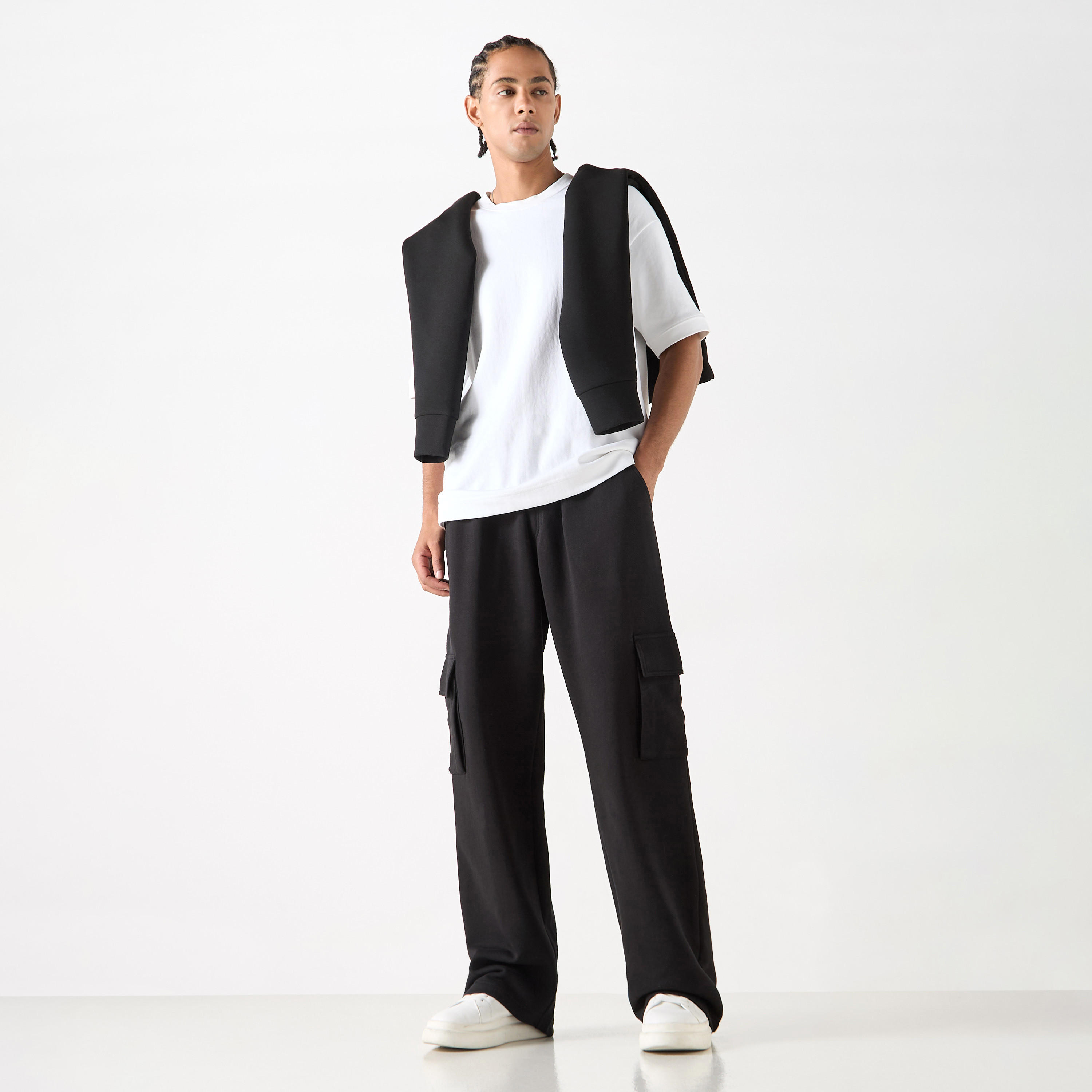 بنطلون رياضي سادة بقصّة عادية مع خصر مرن وجيوب-men-clothing-bottoms-joggers-image-10