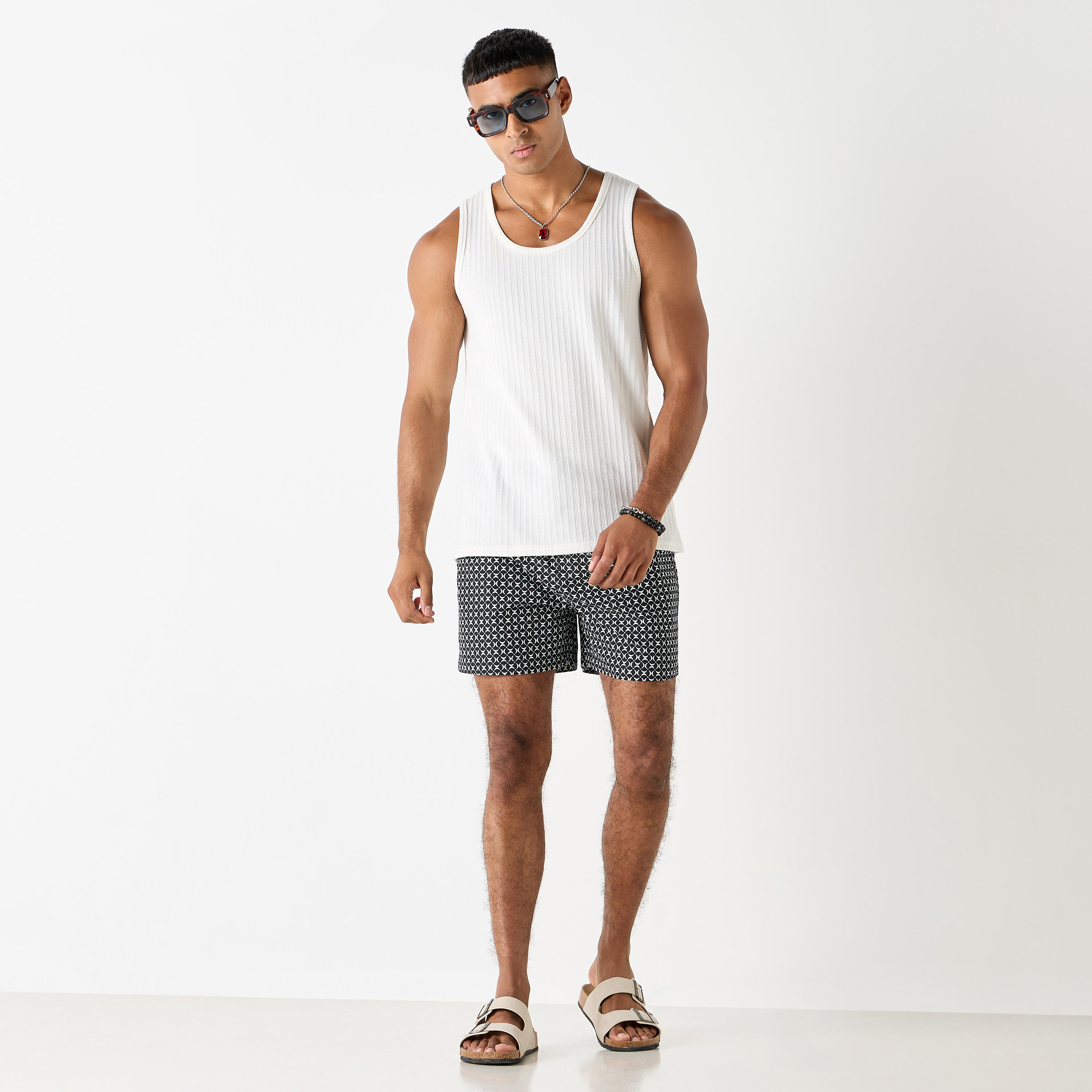 شورت سباحة بجيوب ورباط للإغلاق بطبعات-sports-men-clothing-swimwear-image-3