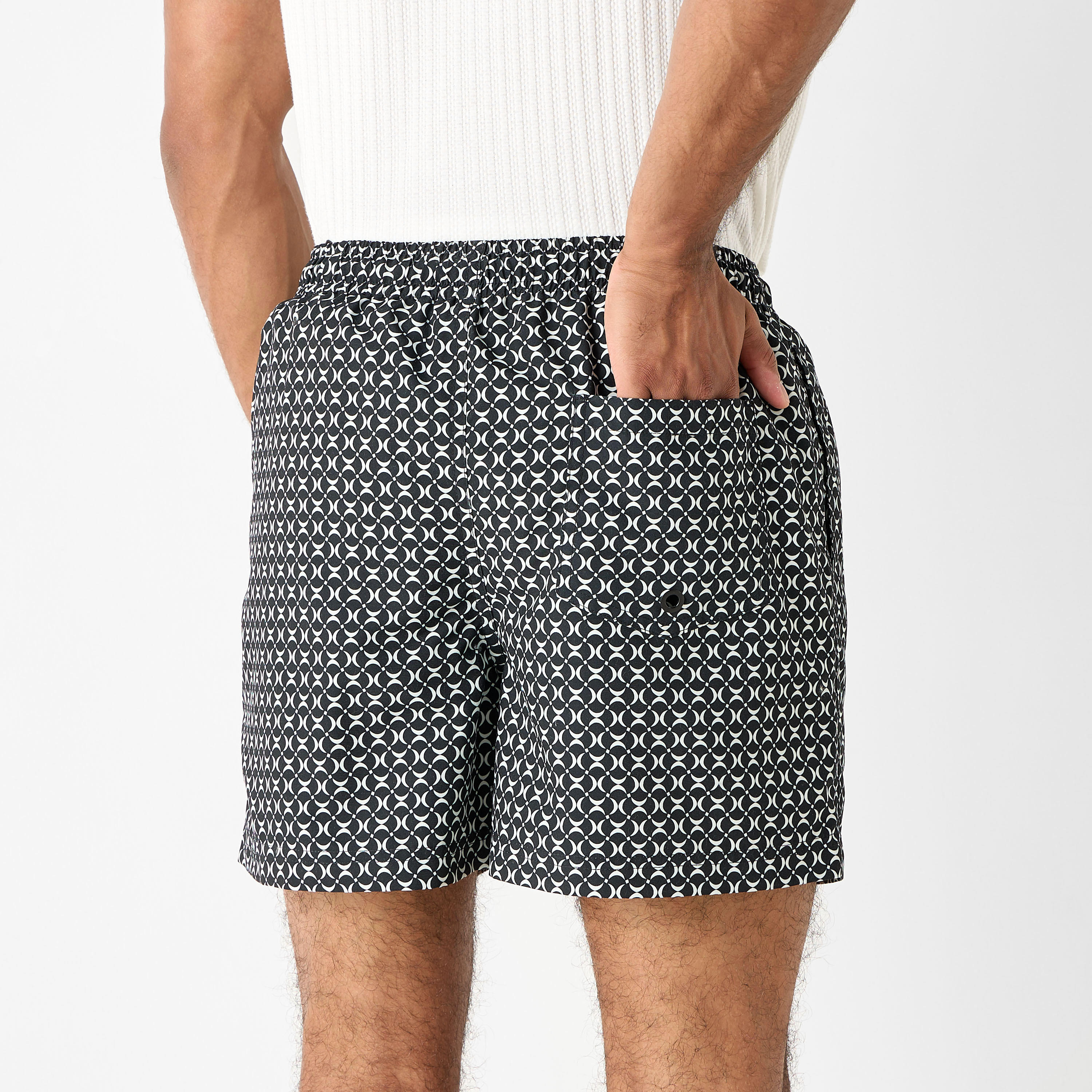 شورت سباحة بجيوب ورباط للإغلاق بطبعات-sports-men-clothing-swimwear-image-2
