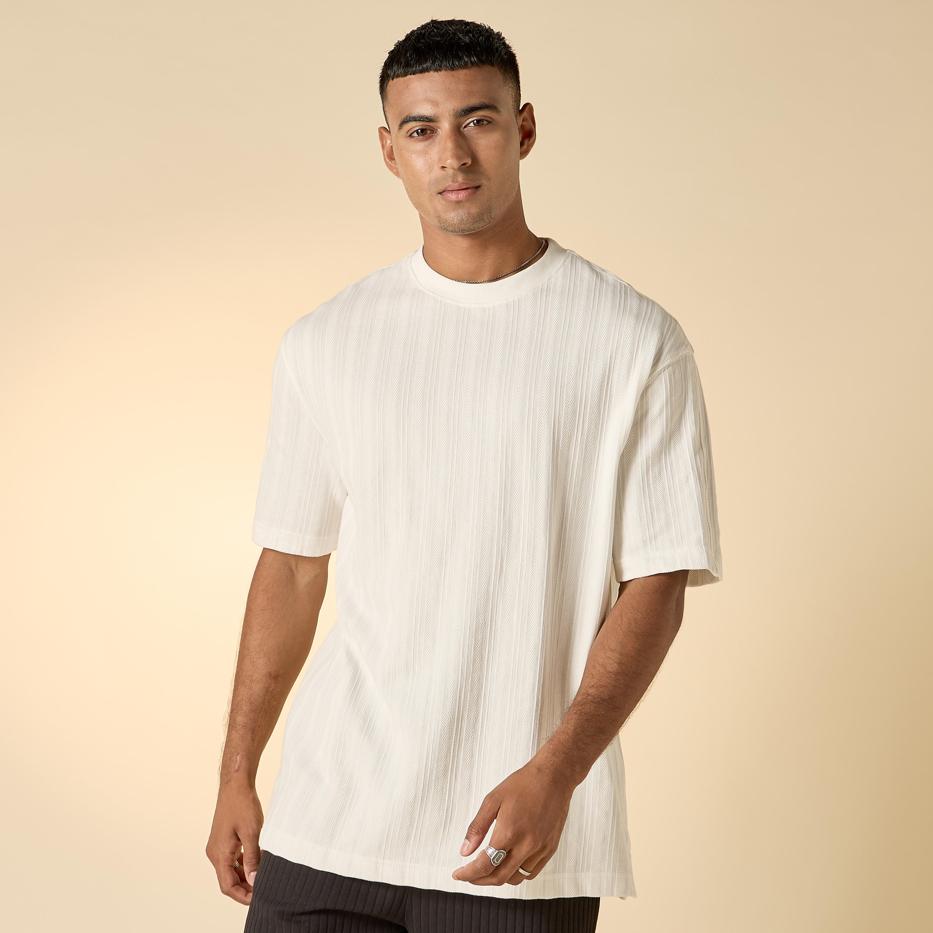 Jacquard Textured Crew Neck T-shirt-men-clothing-tshirtsandpolos-tshirts-image-1