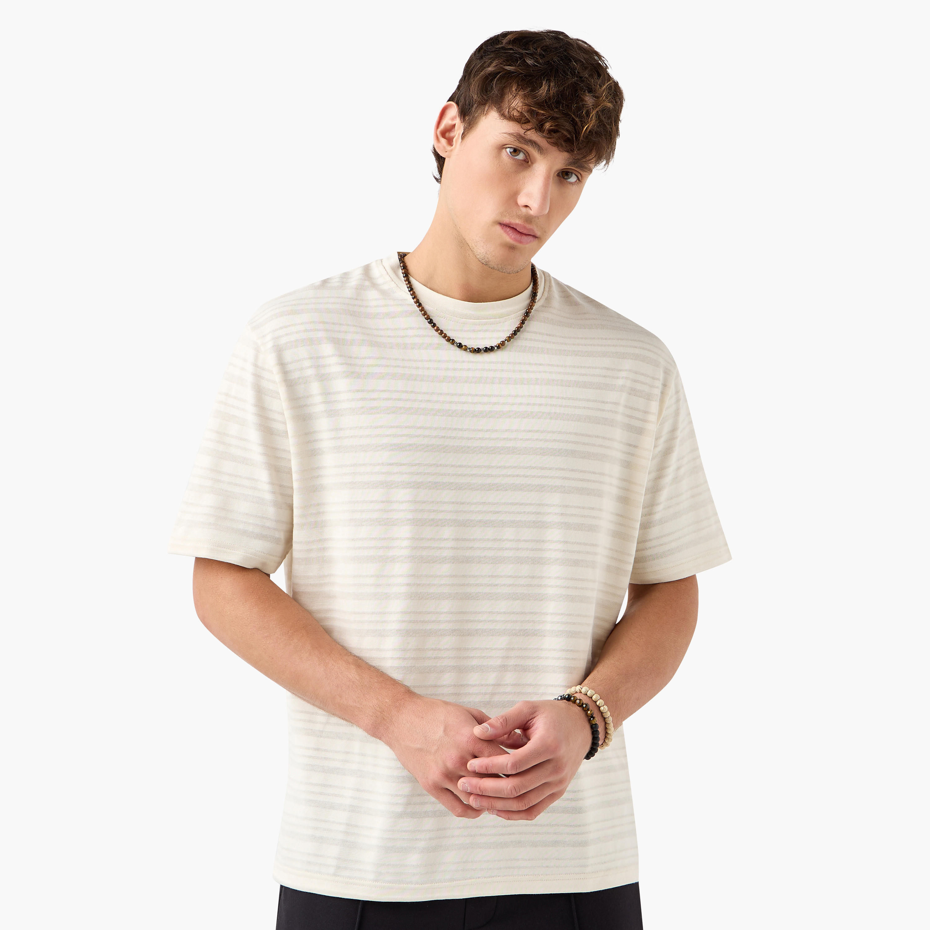 تيشيرت مخطط بياقة مستديرة وأكمام قصيرة-men-clothing-tshirtsandpolos-tshirts-image-1