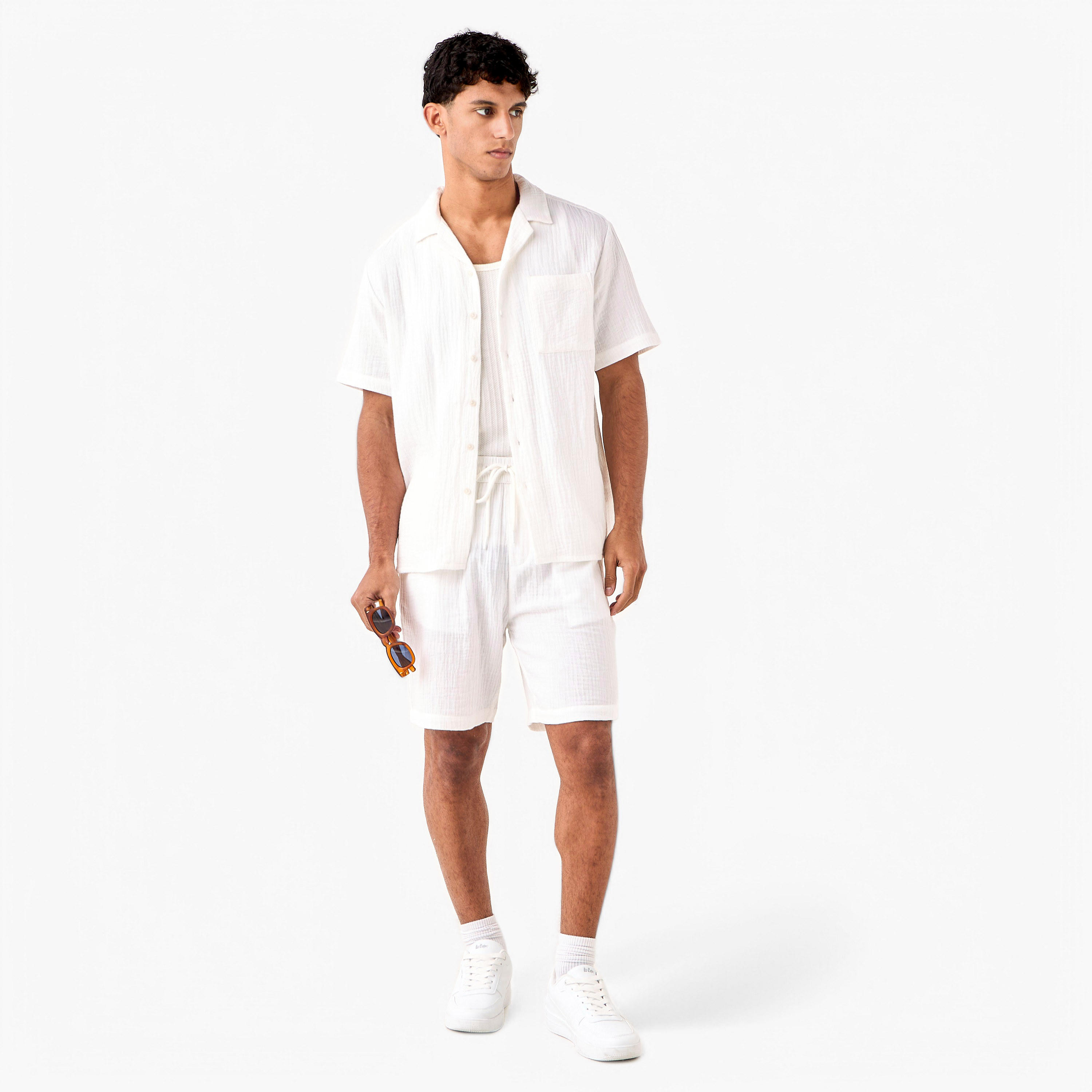 شورت بارز الملمس برباط إغلاق وجيوب من سيرسوكر-men-clothing-bottoms-shorts-image-2