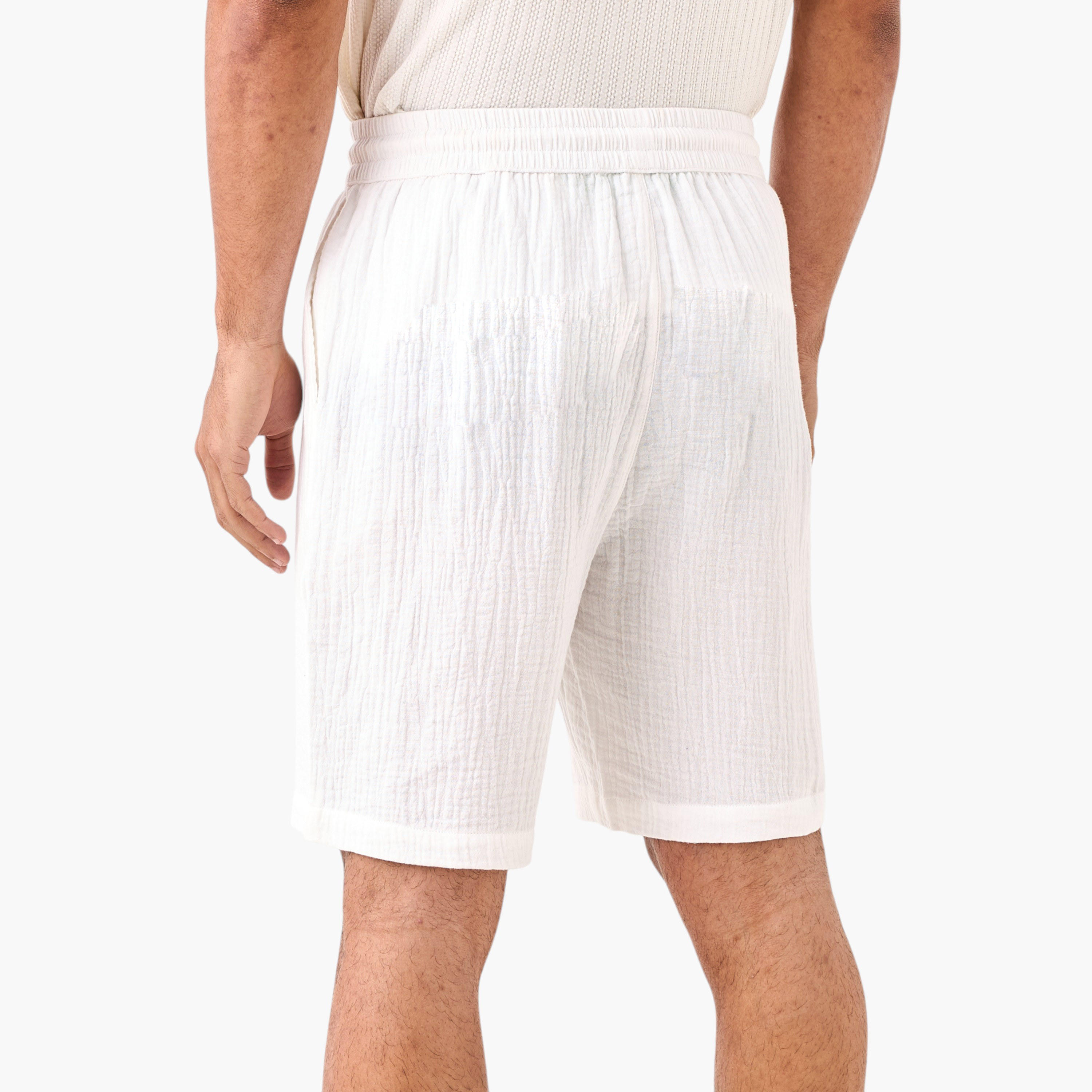 شورت بارز الملمس برباط إغلاق وجيوب من سيرسوكر-men-clothing-bottoms-shorts-image-3