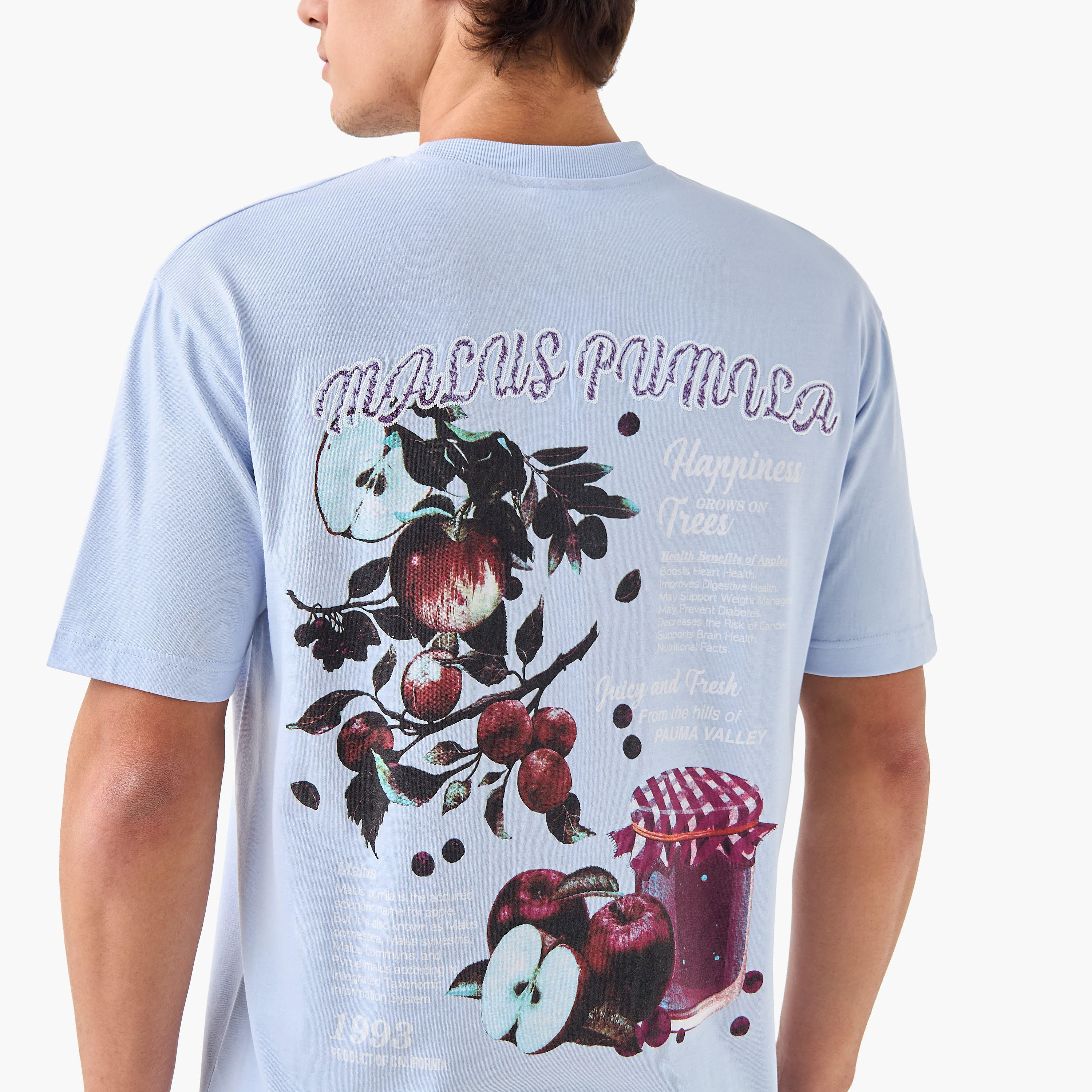 تيشيرت بياقة ضيقة وأكمام قصيرة وطبعات جرافيك-men-clothing-tshirtsandpolos-tshirts-image-4