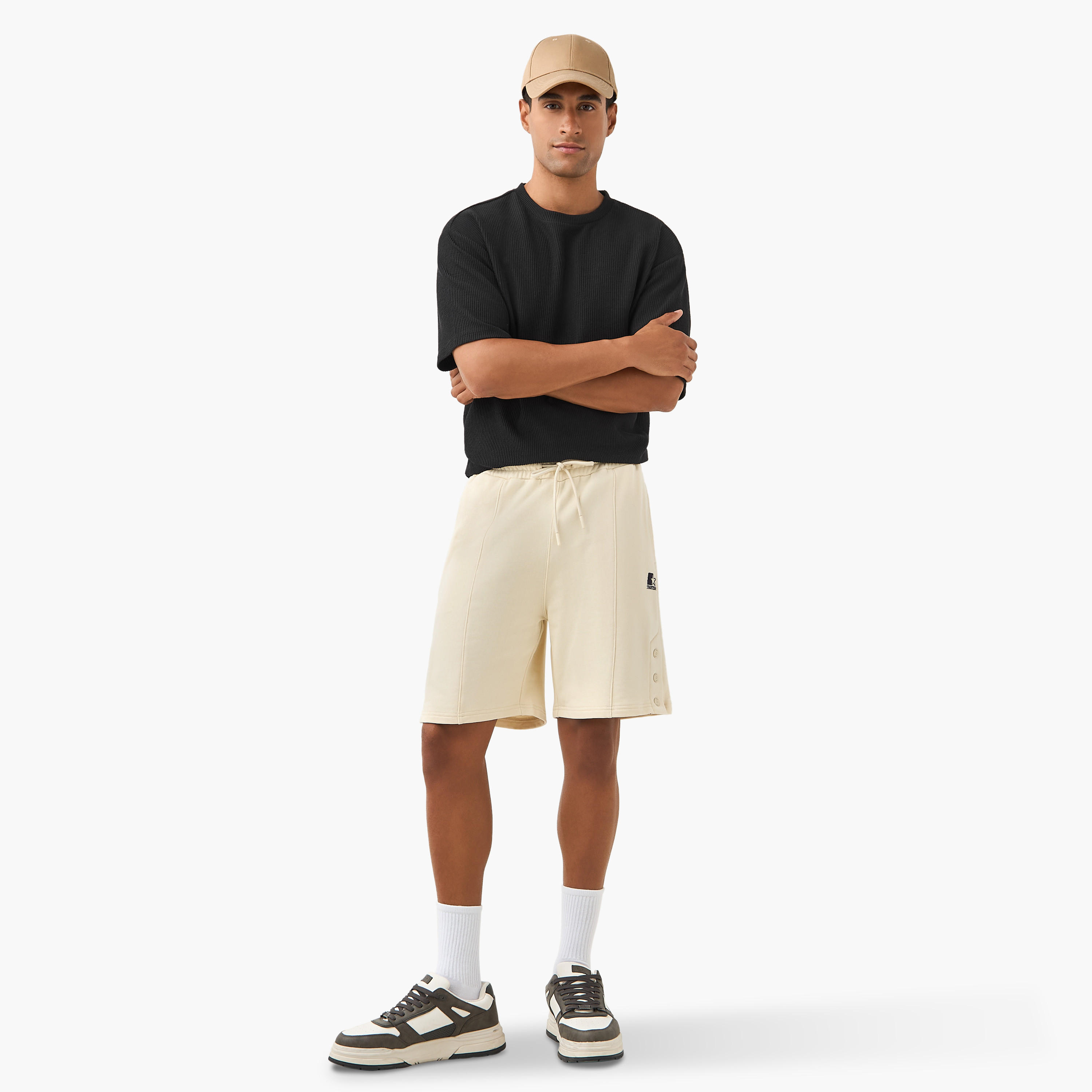 شورت بتفاصيل زر ورباط إغلاق وجيوب من ستارتر-men-clothing-bottoms-shorts-image-5
