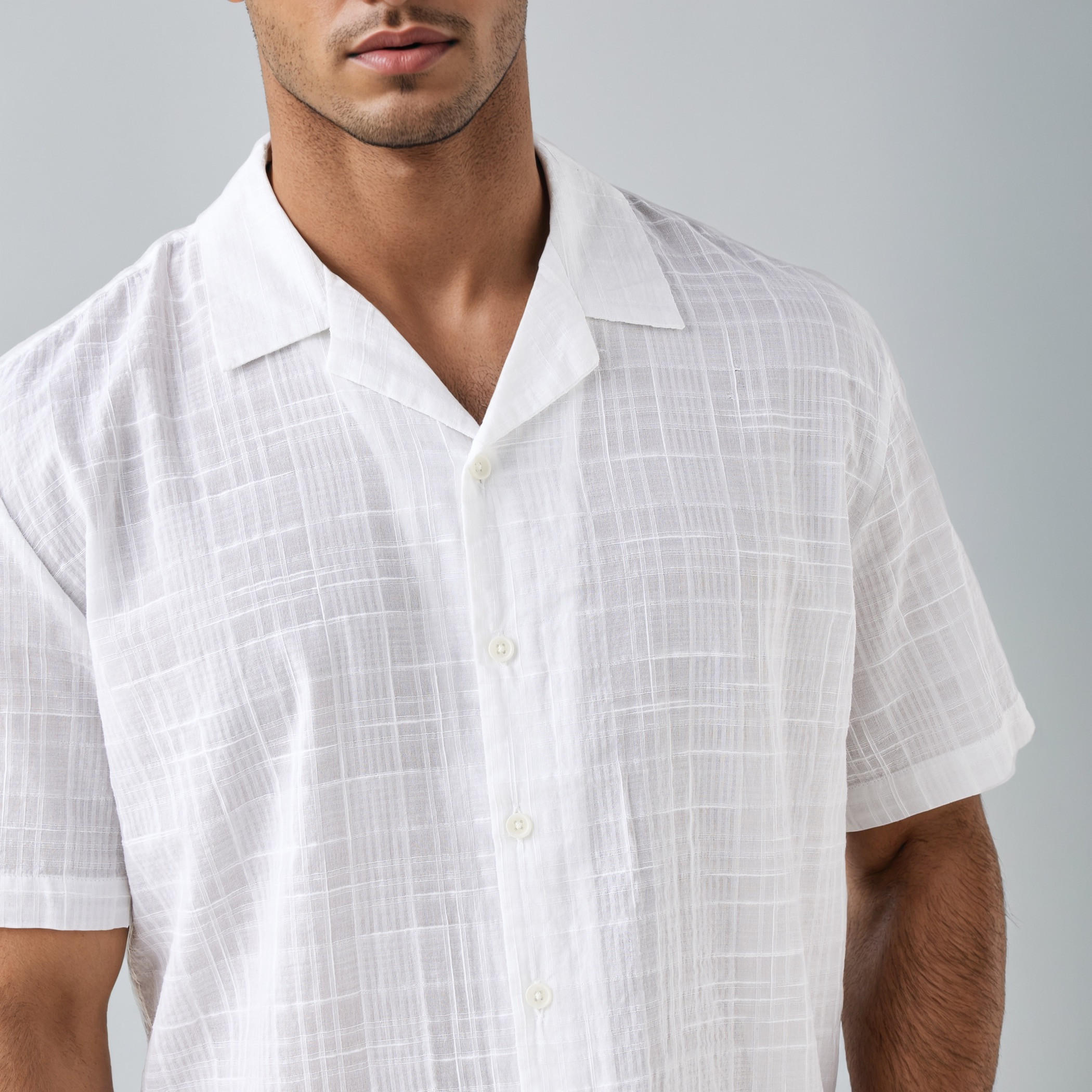 تيشيرت بارز الملمس بياقة عادية-men-clothing-shirts-image-4