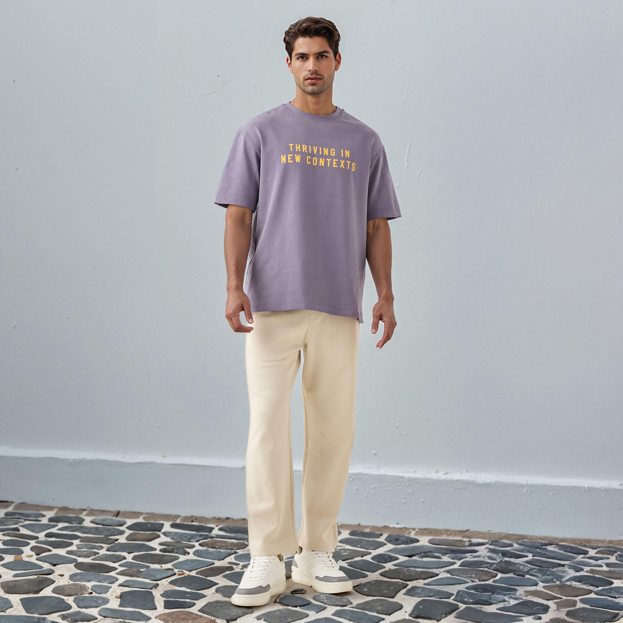 بنطلون رياضي بقصّة مريحة وخصر مطاطي وجيوب-men-clothing-bottoms-joggers-image-2