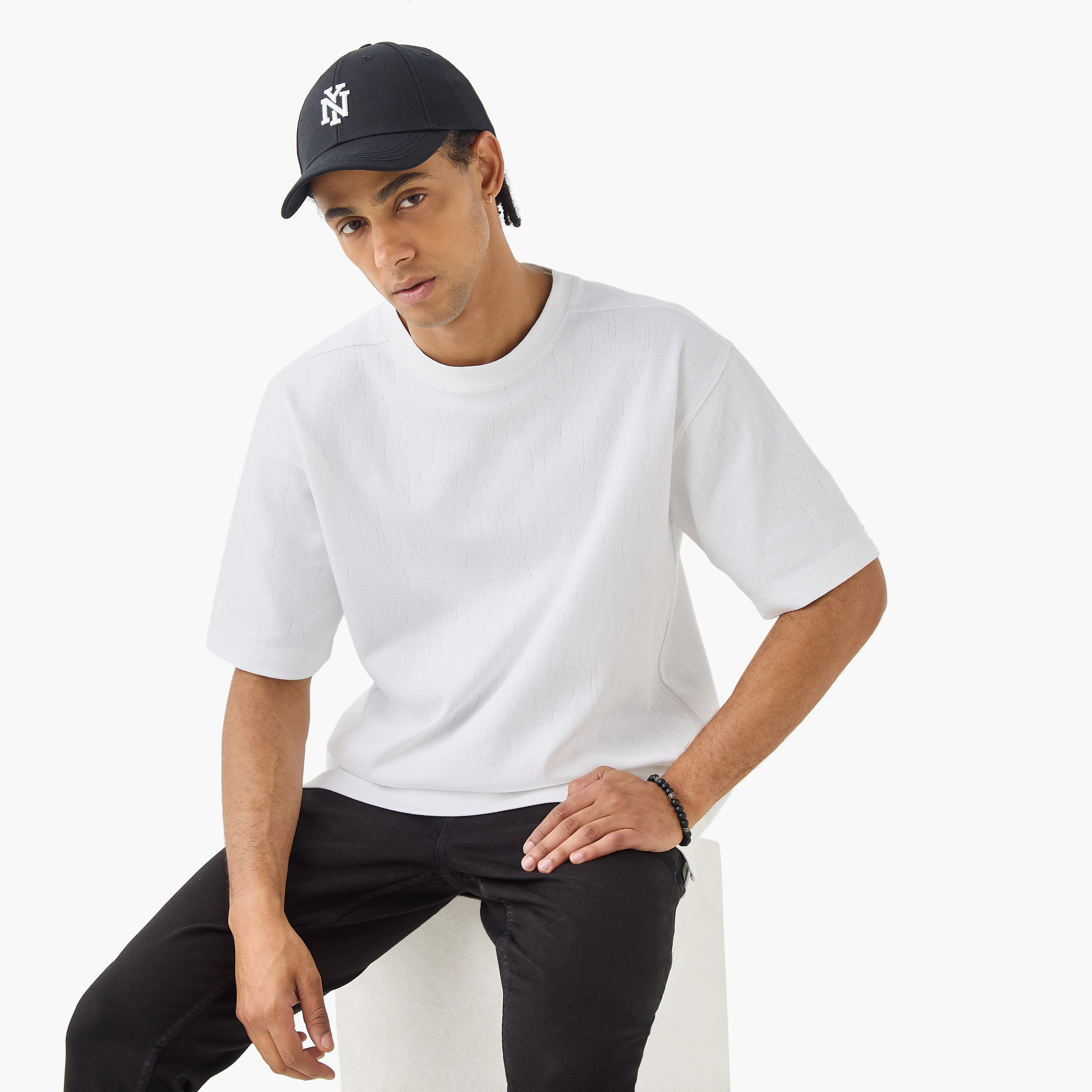 Textured T-shirt with Crew Neck-men-clothing-tshirtsandpolos-tshirts-image-1
